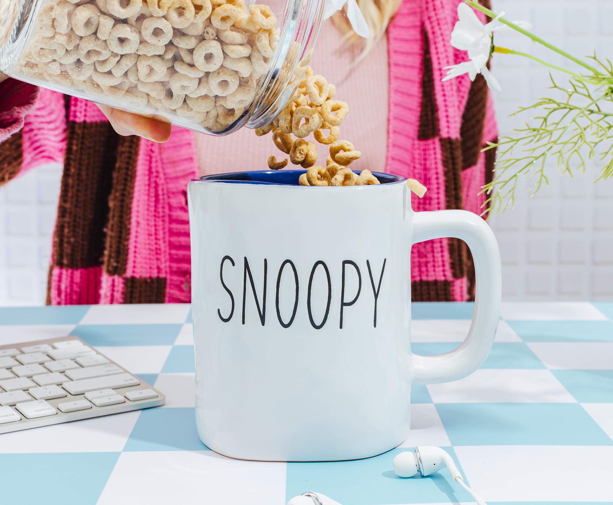Peanuts Snoopy Ceramic Pottery Mug | Holds 25 Ounces