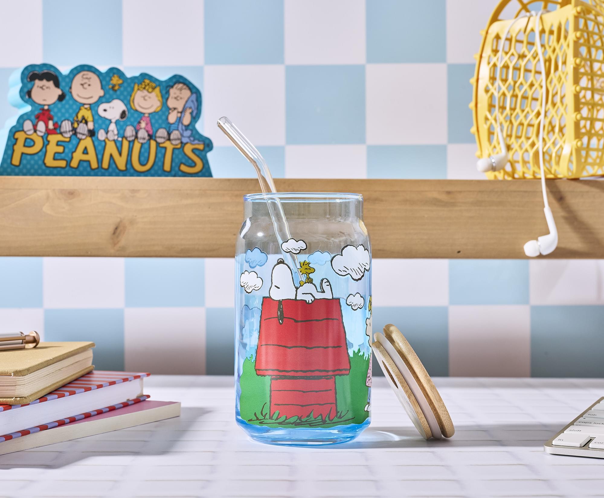 Peanuts Gang Snoopy and Friends 16-Ounce Glass Tumbler With Bamboo Lid and Glass Straw