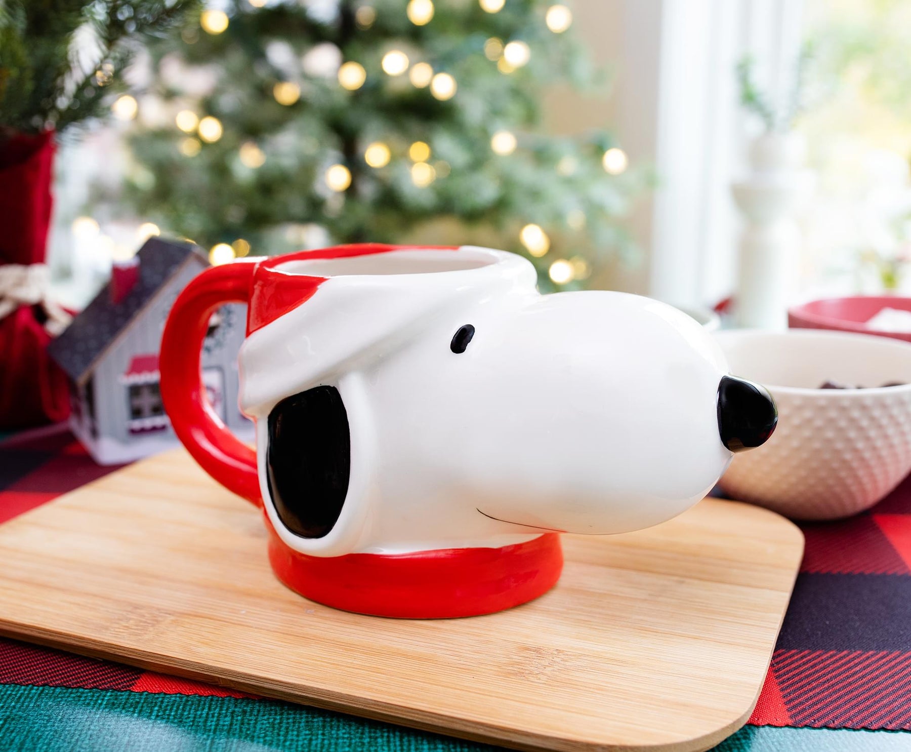 Peanuts Snoopy Christmas 3D Sculpted Ceramic Mug | Holds 20 Ounces