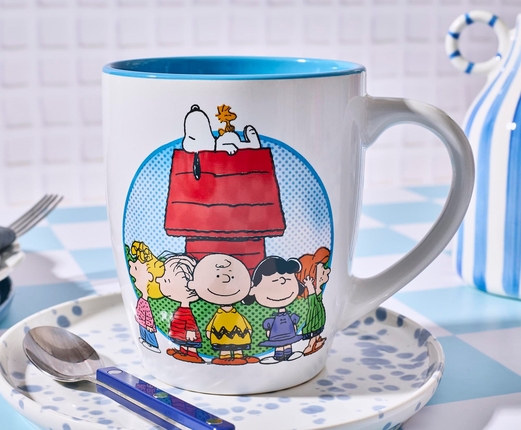 Peanuts Group Scene 25-Ounce Ceramic Latte Mug