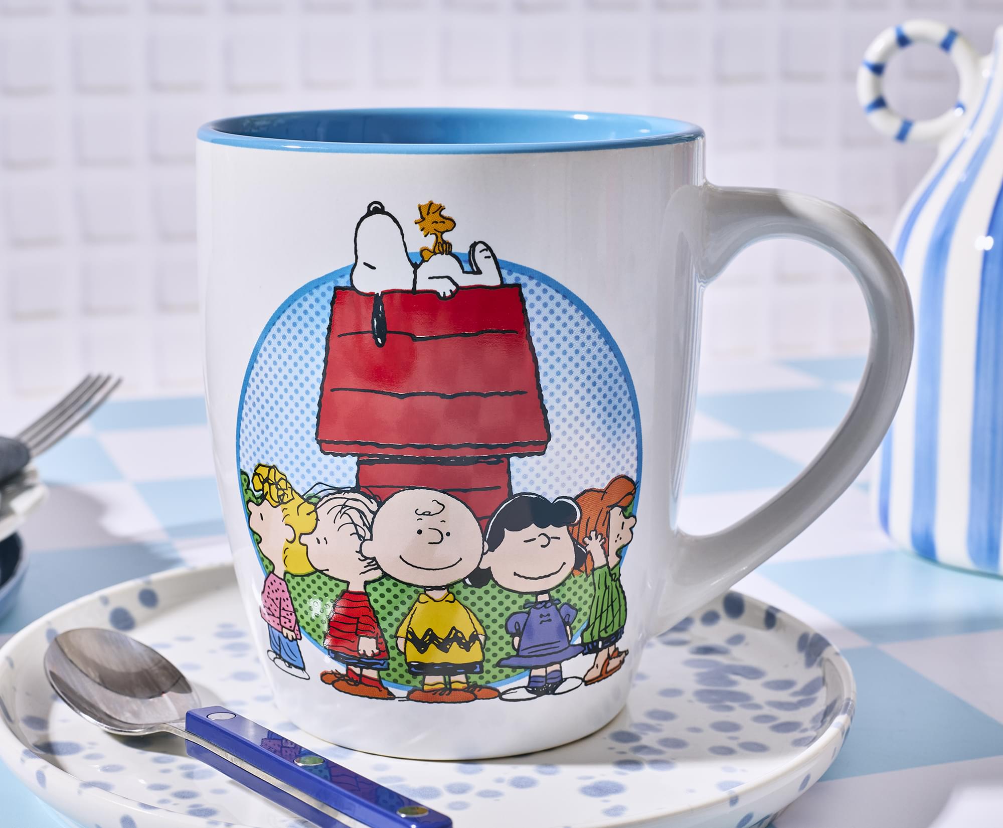 Peanuts Group Scene 25-Ounce Ceramic Latte Mug