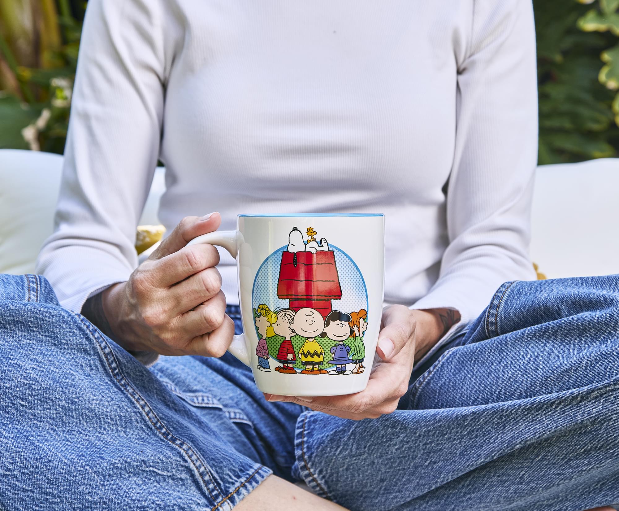 Peanuts Group Scene 25-Ounce Ceramic Latte Mug