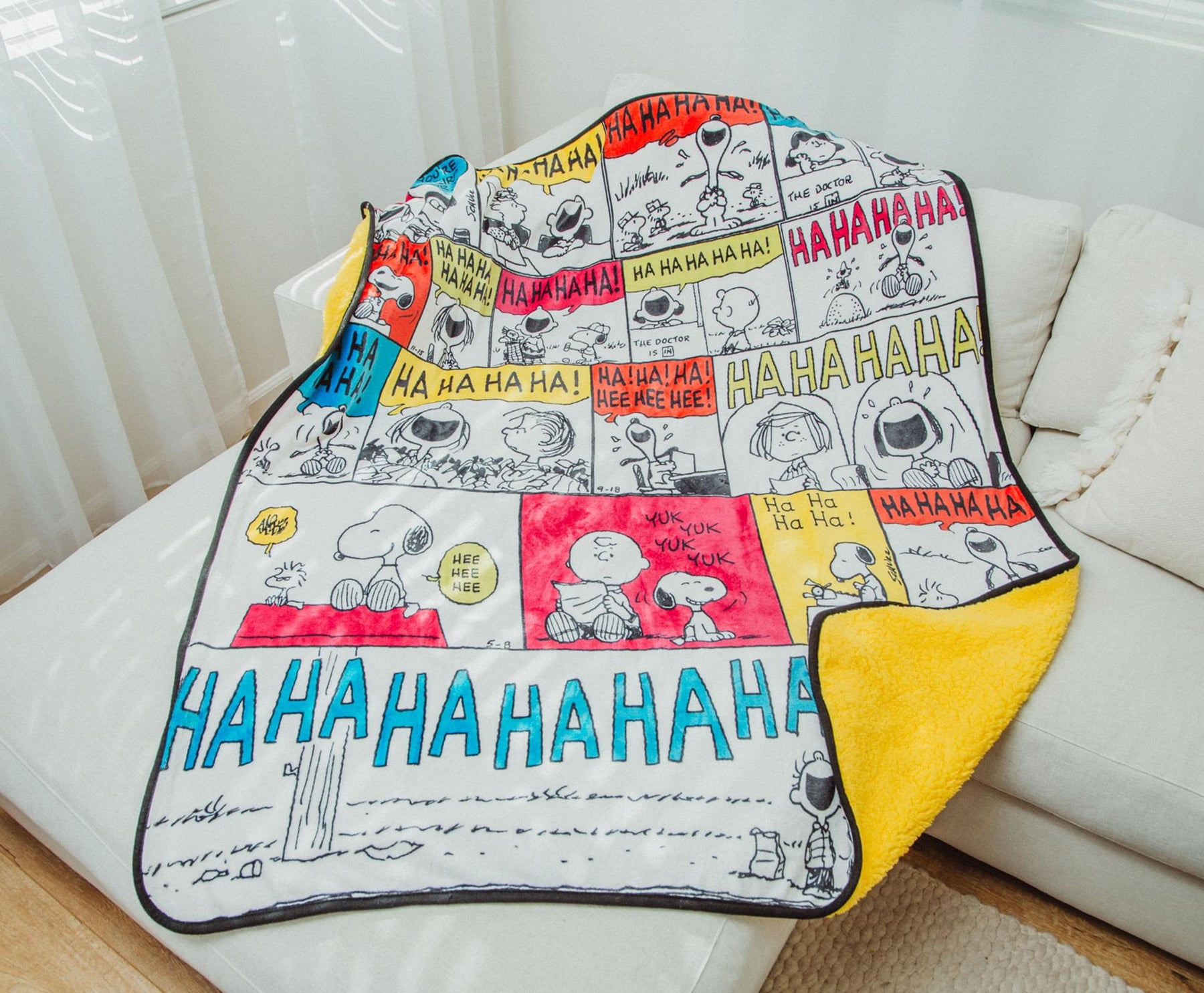 Peanuts "Ha Ha Ha" Comic Strip Panels Sherpa Throw Blanket | 50 x 60 Inches