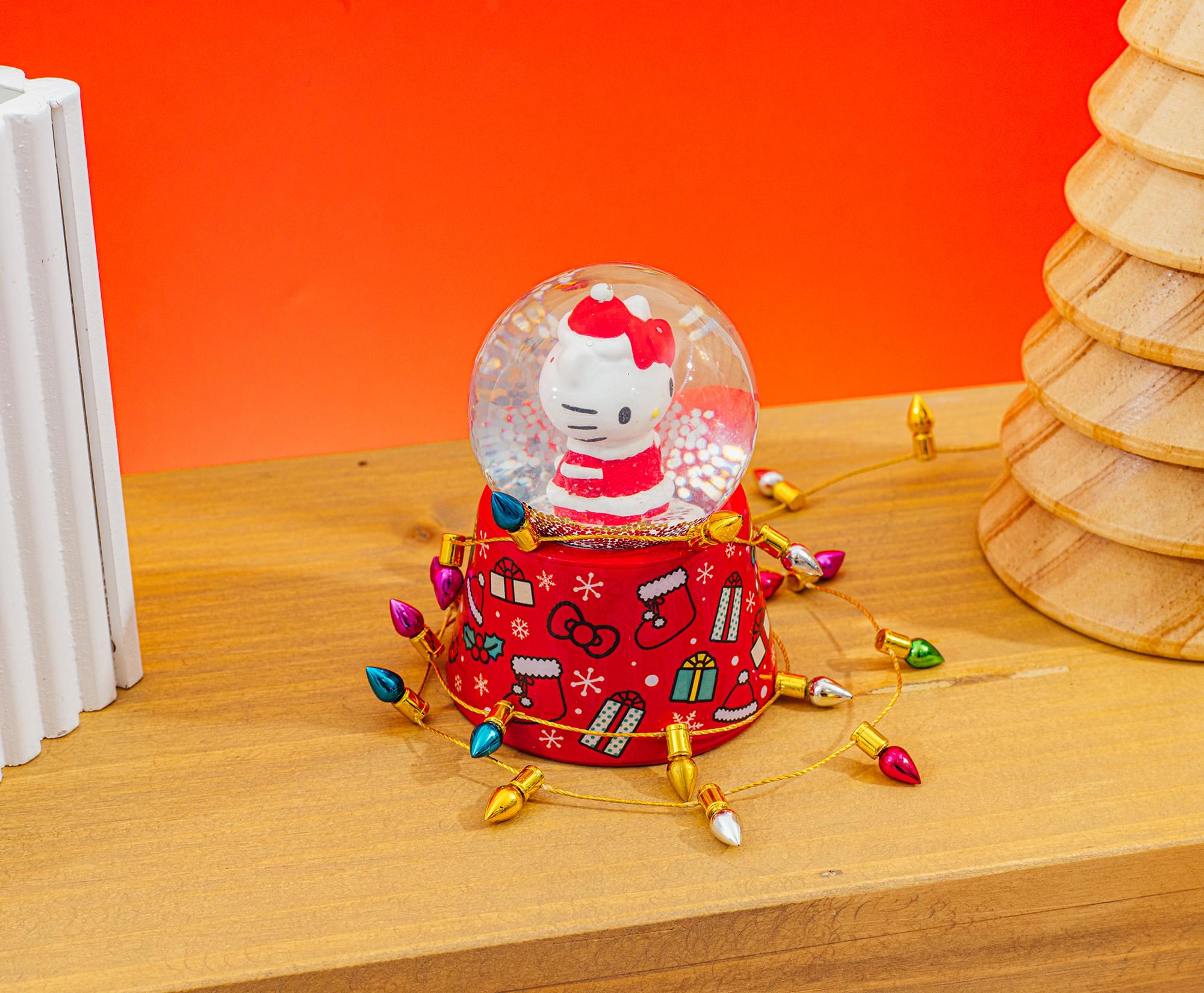 Sanrio Hello Kitty Holiday 3-Inch Mini Light-Up Snow Globe