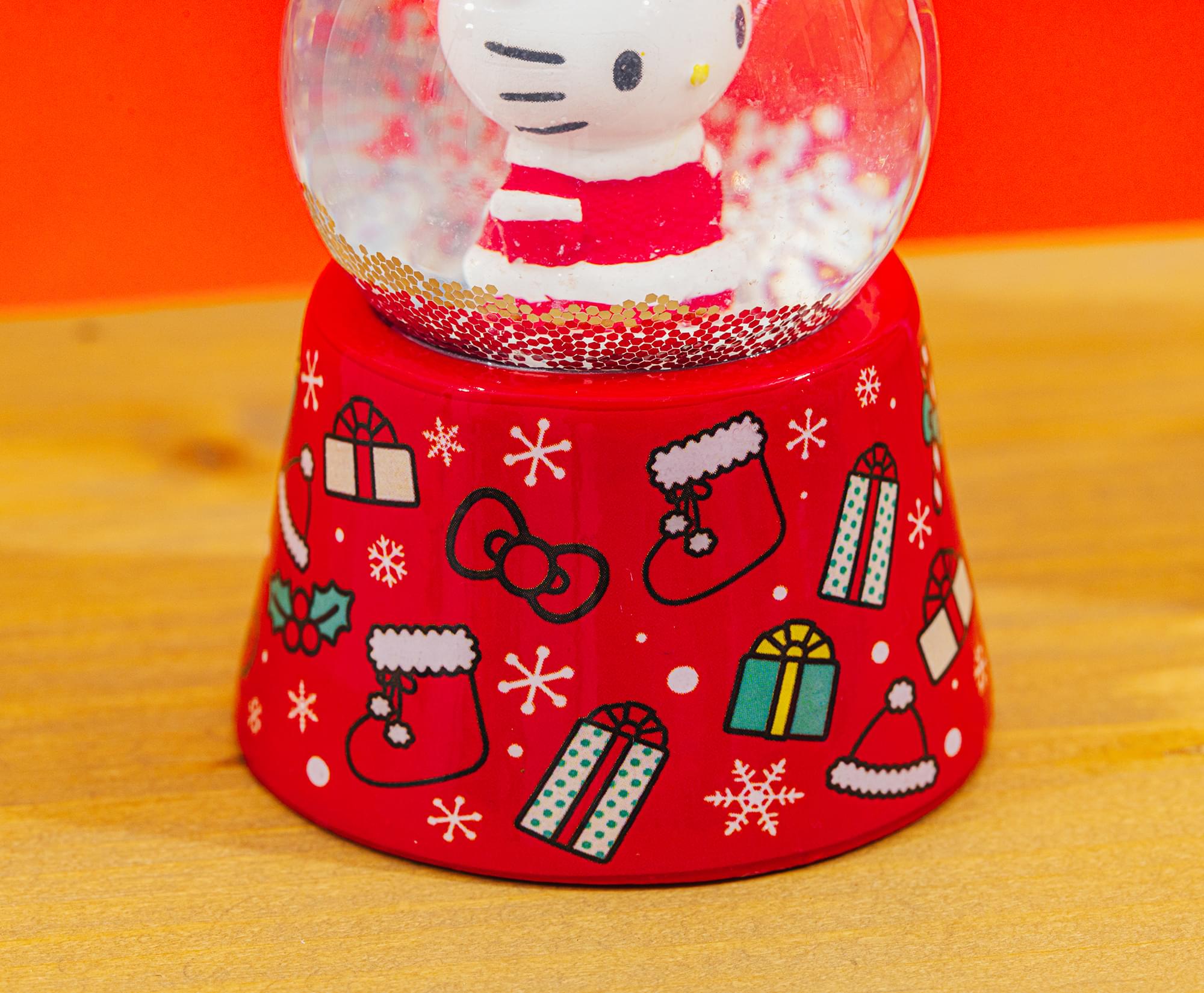 Sanrio Hello Kitty Holiday 3-Inch Mini Light-Up Snow Globe