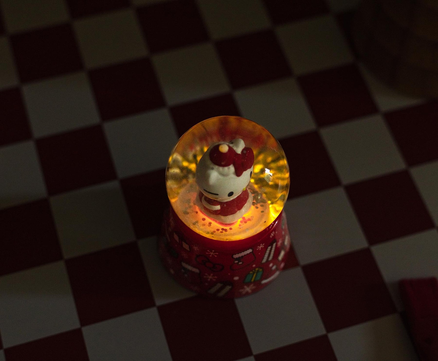 Sanrio Hello Kitty Holiday 3-Inch Mini Light-Up Snow Globe