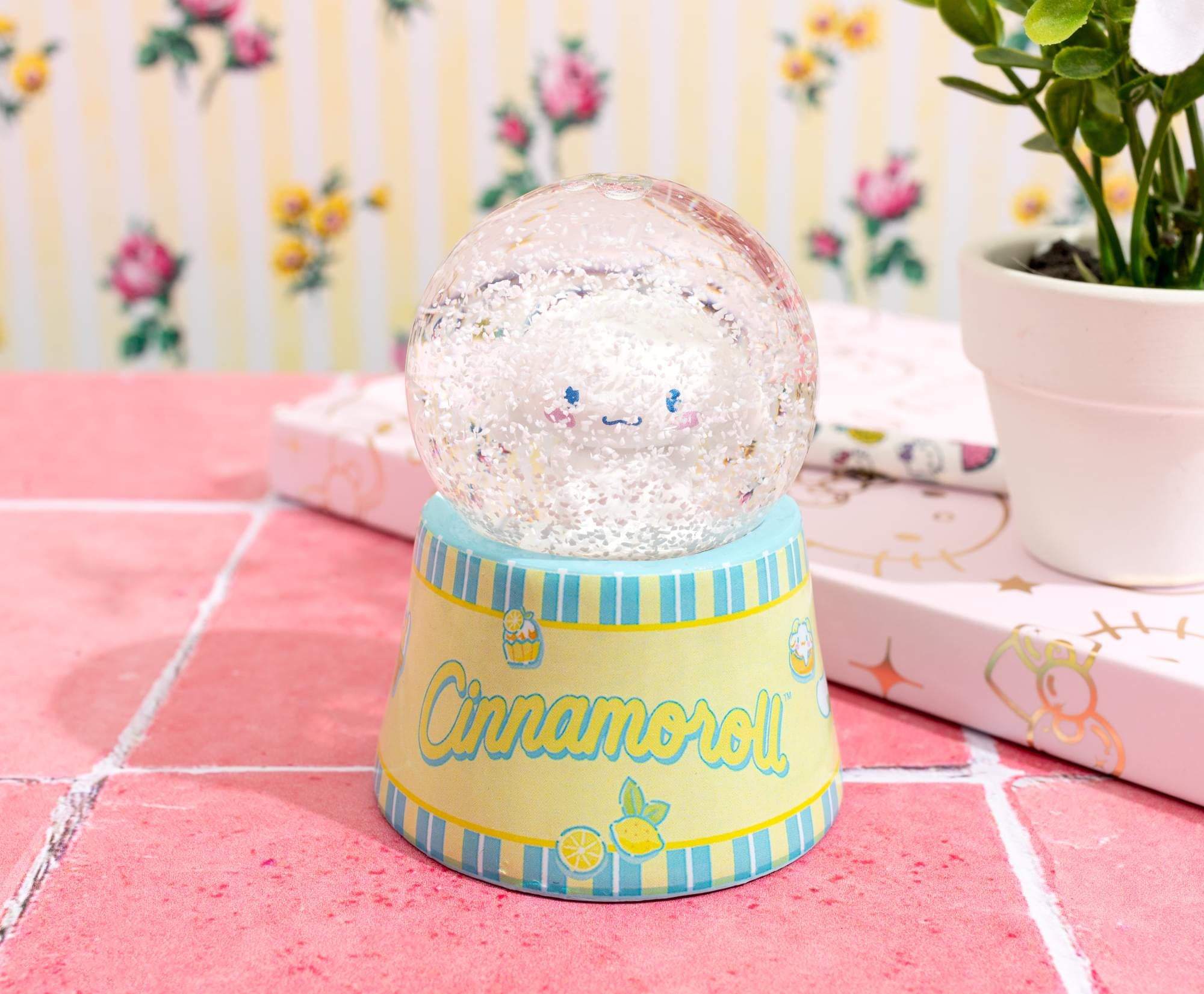 Sanrio Cinnamoroll 3-Inch Mini Light-Up Snow Globe