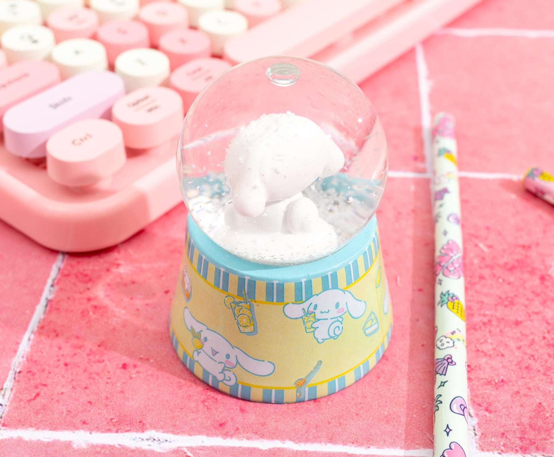 Sanrio Cinnamoroll 3-Inch Mini Light-Up Snow Globe