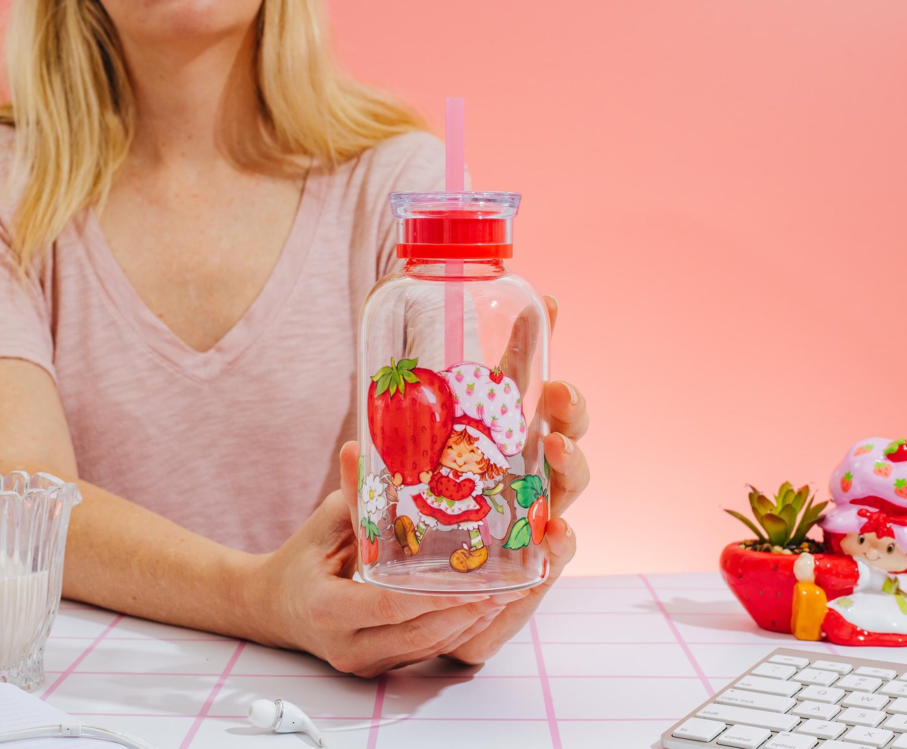Strawberry Shortcake 15-Ounce Glass Milk Bottle With Straw