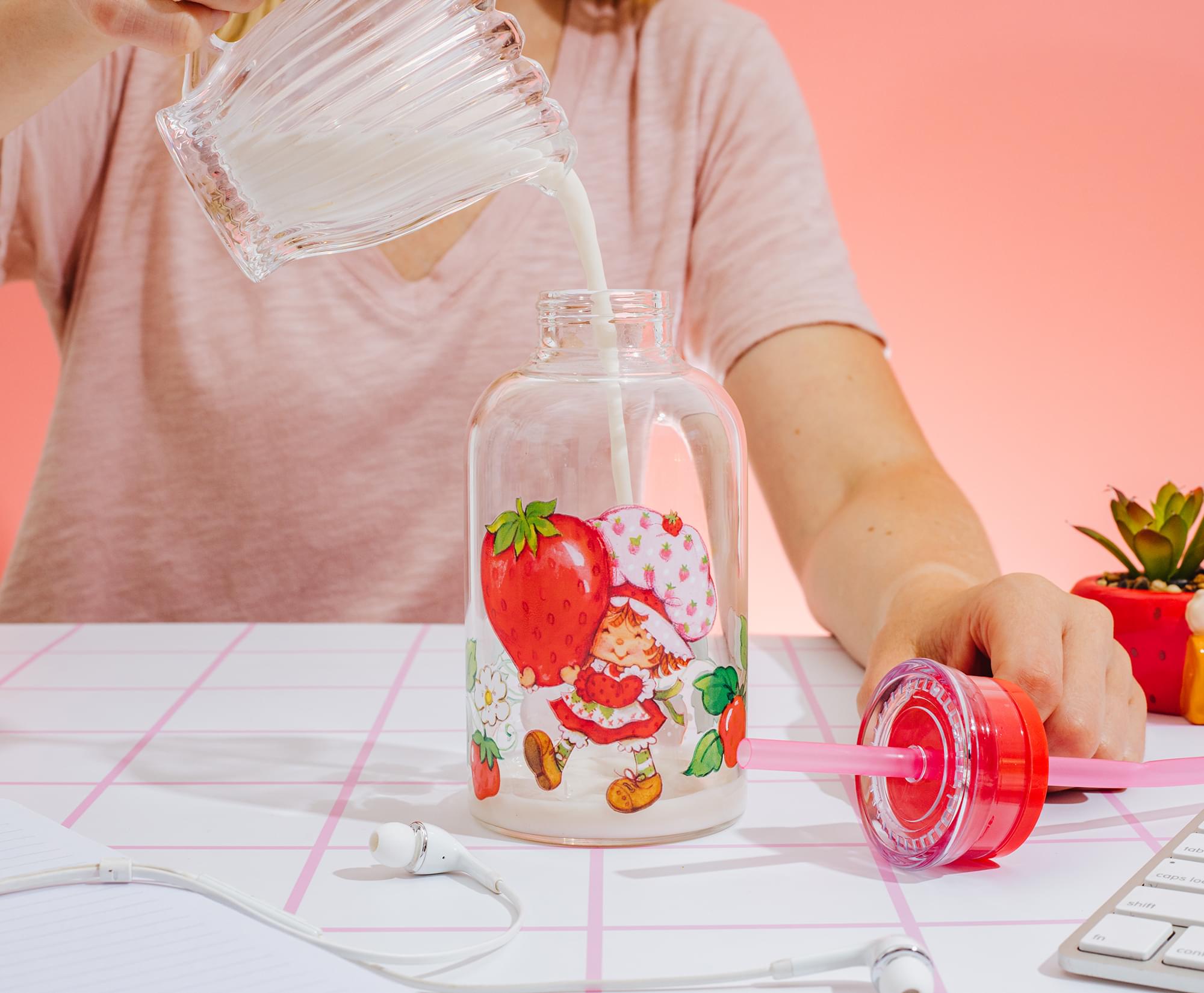 Strawberry Shortcake 15-Ounce Glass Milk Bottle With Straw