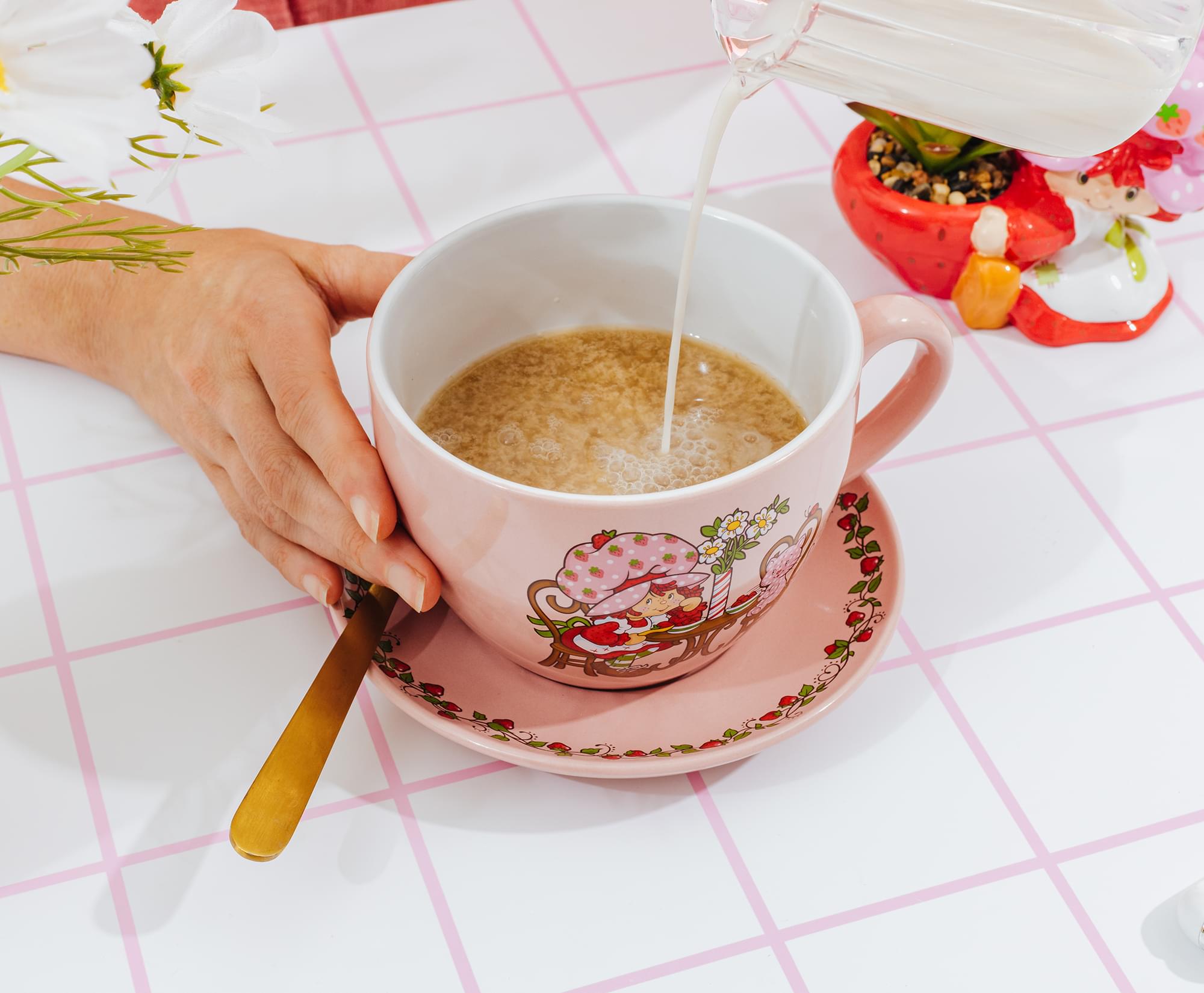 Strawberry Shortcake Ceramic Teacup and Saucer Set | Holds 22 Ounces