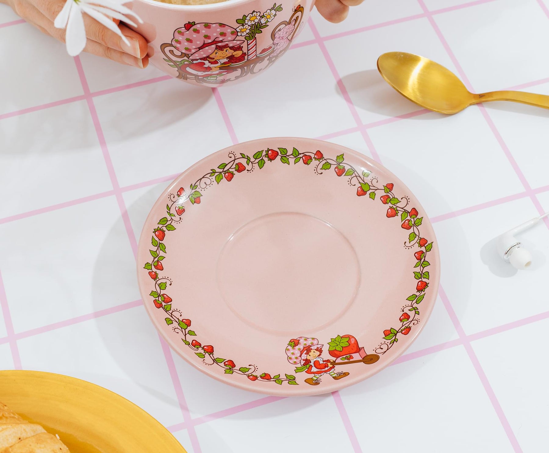 Strawberry Shortcake Ceramic Teacup and Saucer Set | Holds 22 Ounces