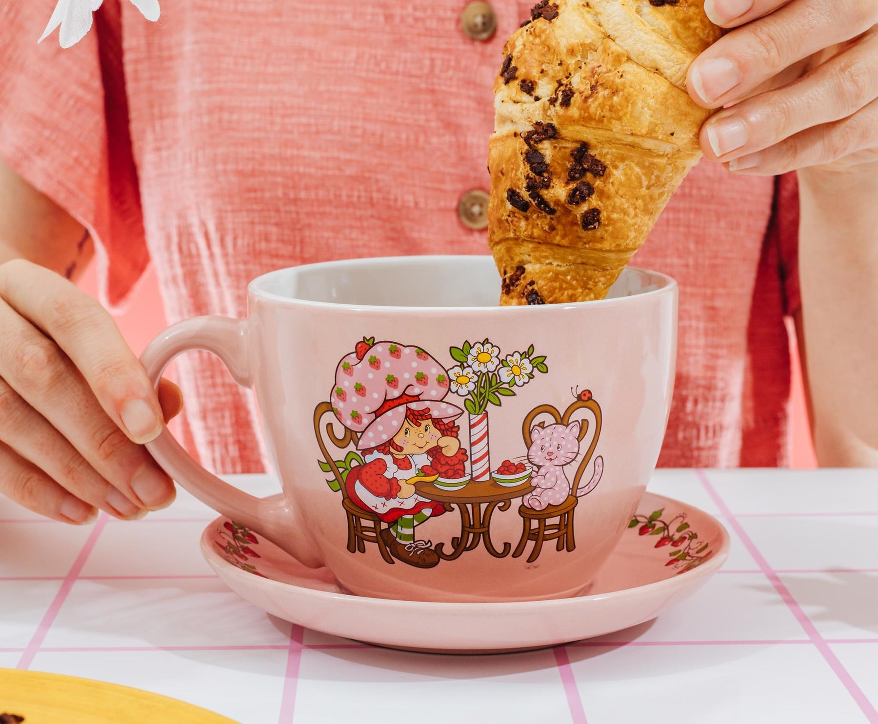 Strawberry Shortcake Ceramic Teacup and Saucer Set | Holds 22 Ounces
