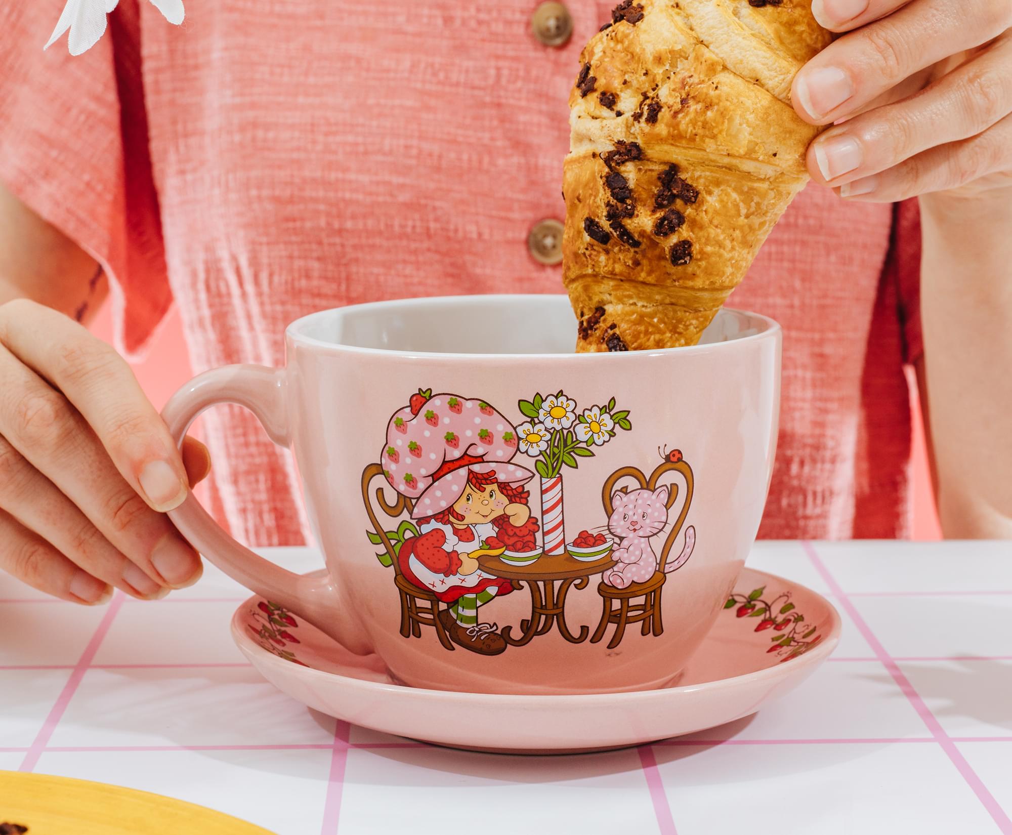 Strawberry Shortcake Ceramic Teacup and Saucer Set | Holds 22 Ounces