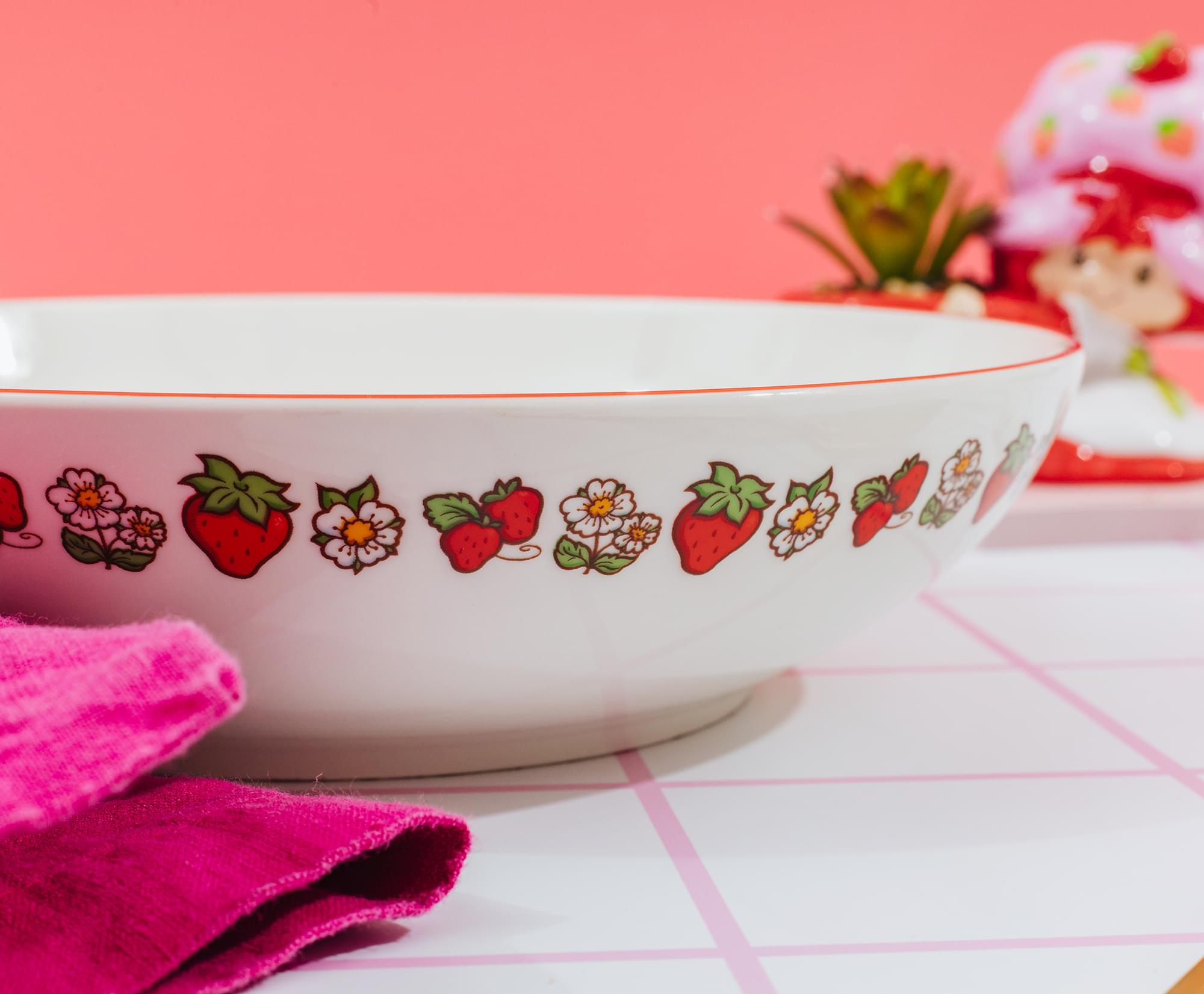 Strawberry Shortcake 9-Inch Ceramic Coupe Dinner Bowl