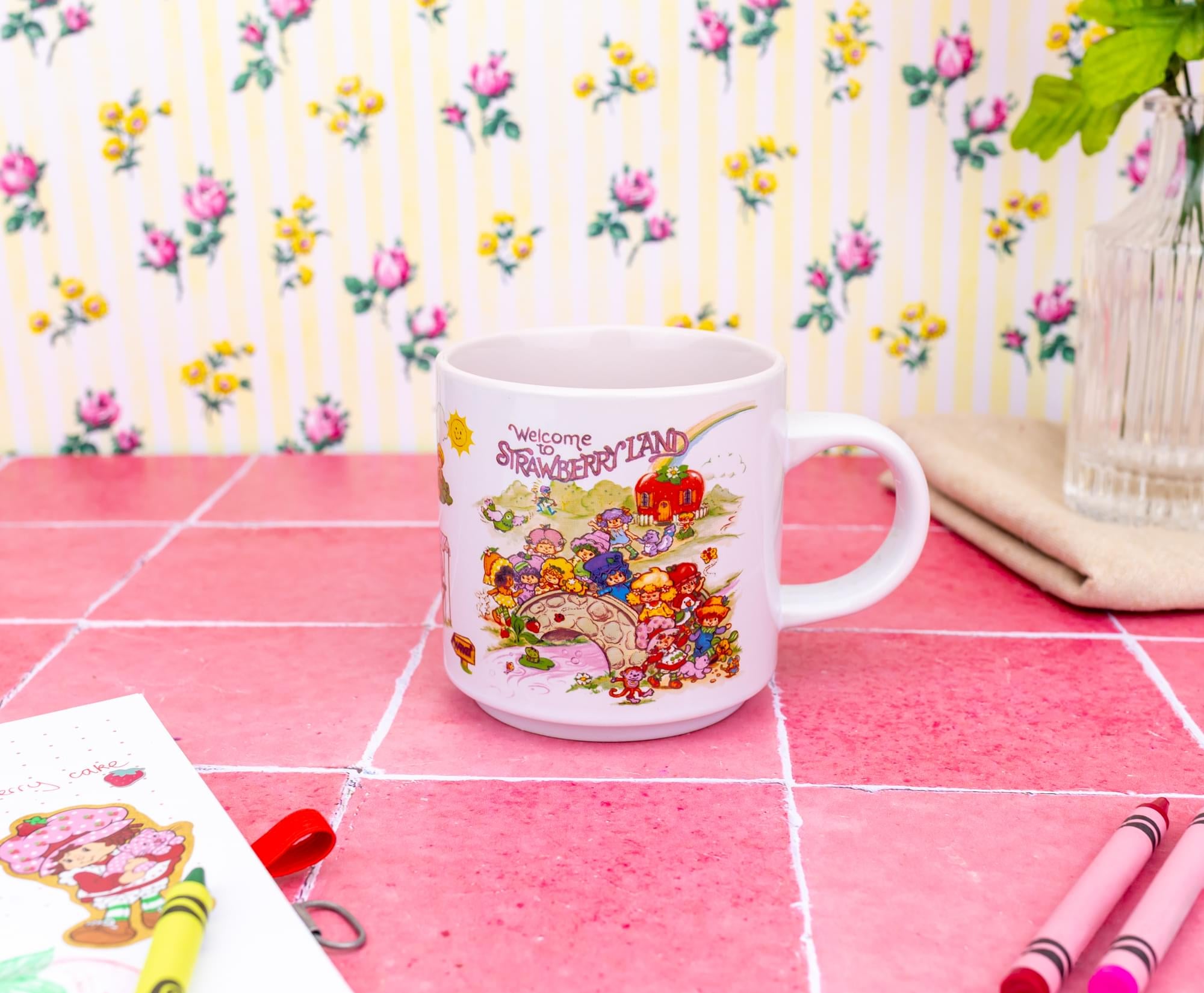 Strawberry Shortcake "Welcome To Strawberryland" Ceramic Mug | Holds 13 Ounces