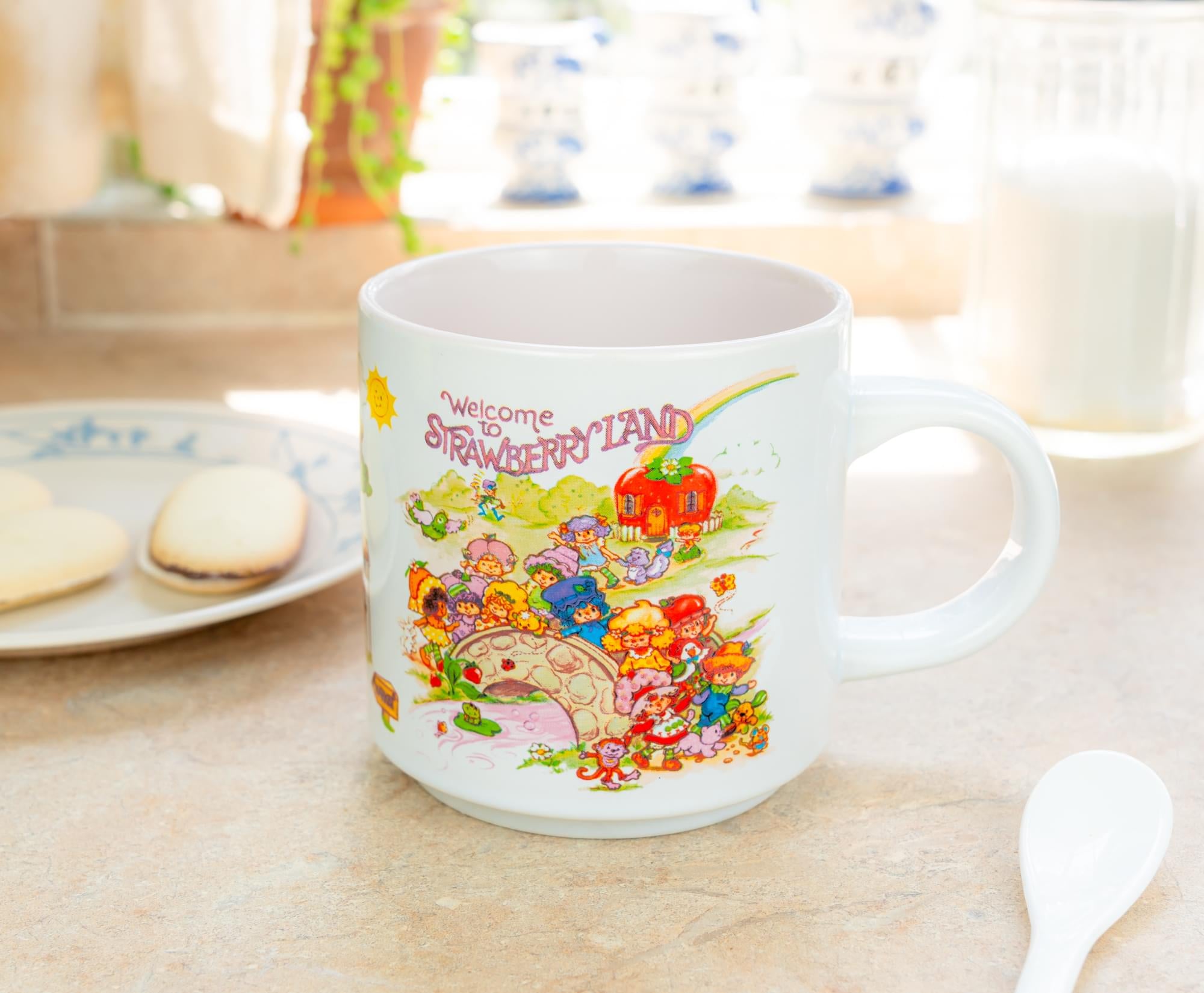 Strawberry Shortcake "Welcome To Strawberryland" Ceramic Mug | Holds 13 Ounces