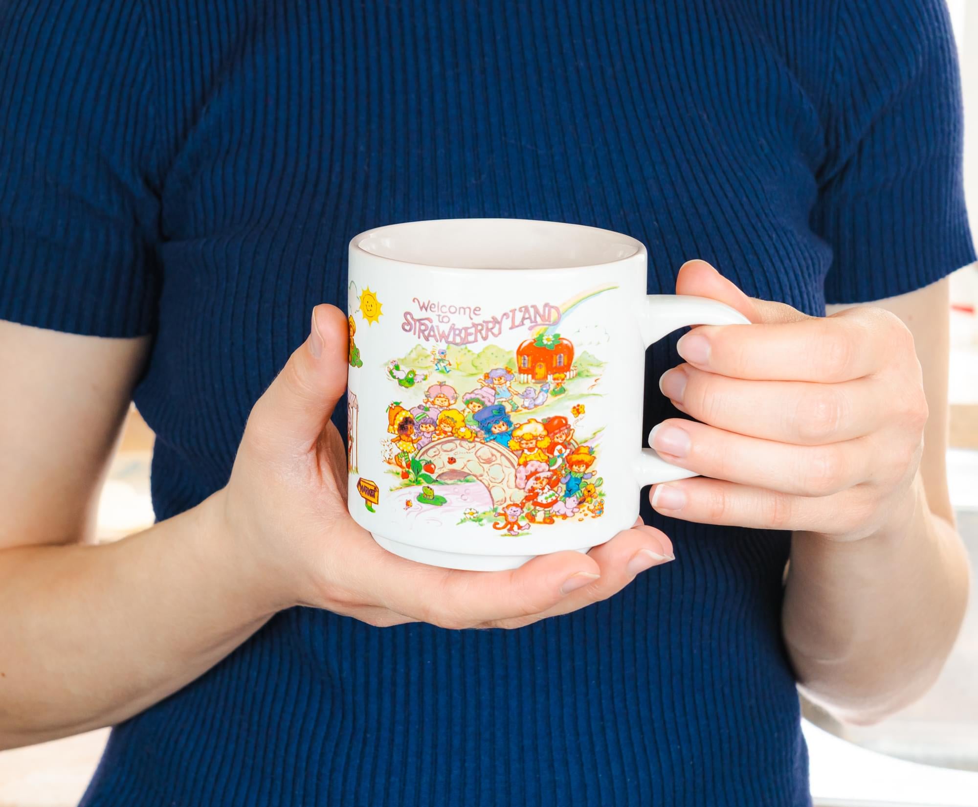 Strawberry Shortcake "Welcome To Strawberryland" Ceramic Mug | Holds 13 Ounces