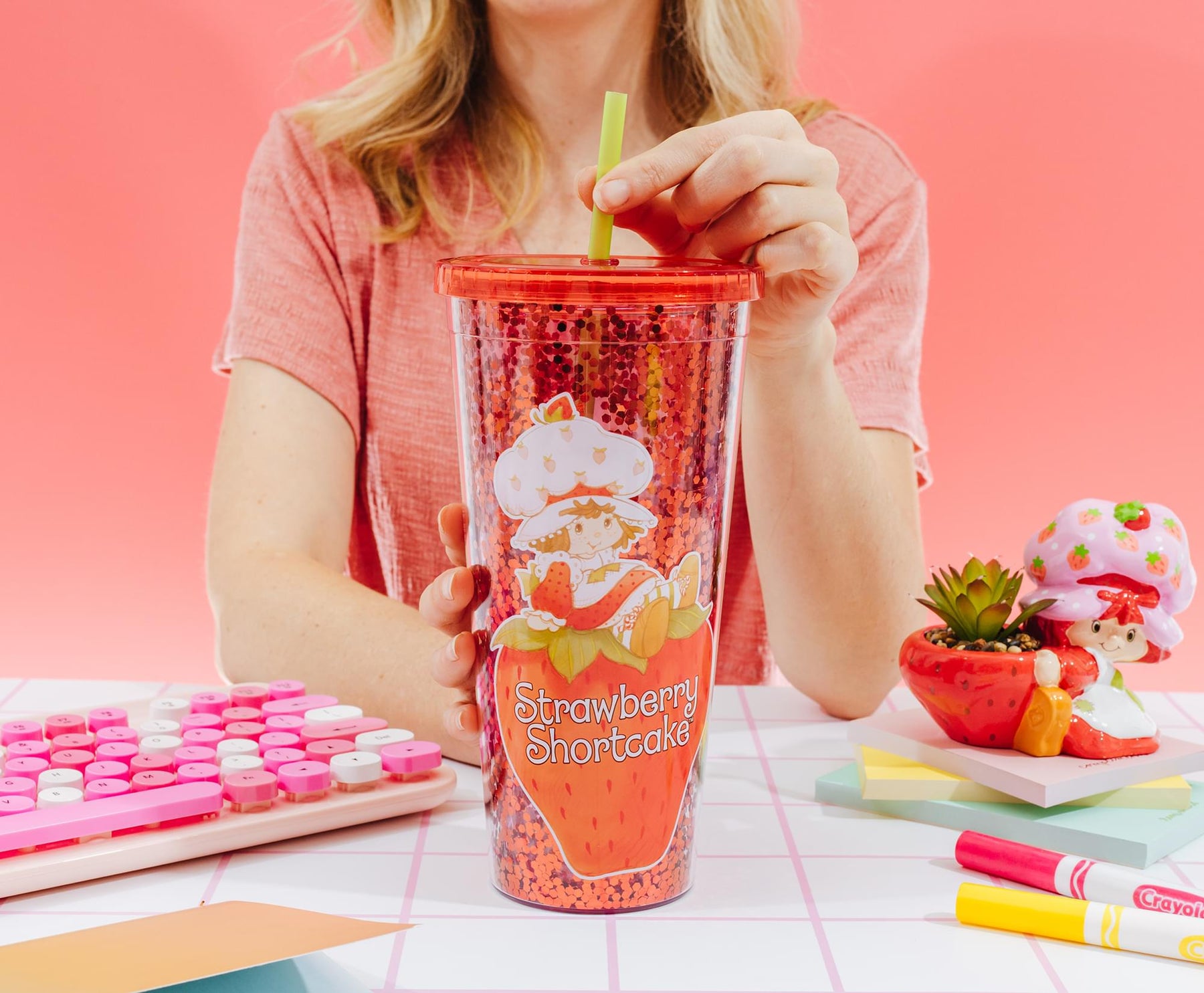 Strawberry Shortcake 32-Ounce Confetti Carnival Cup With Lid and Straw