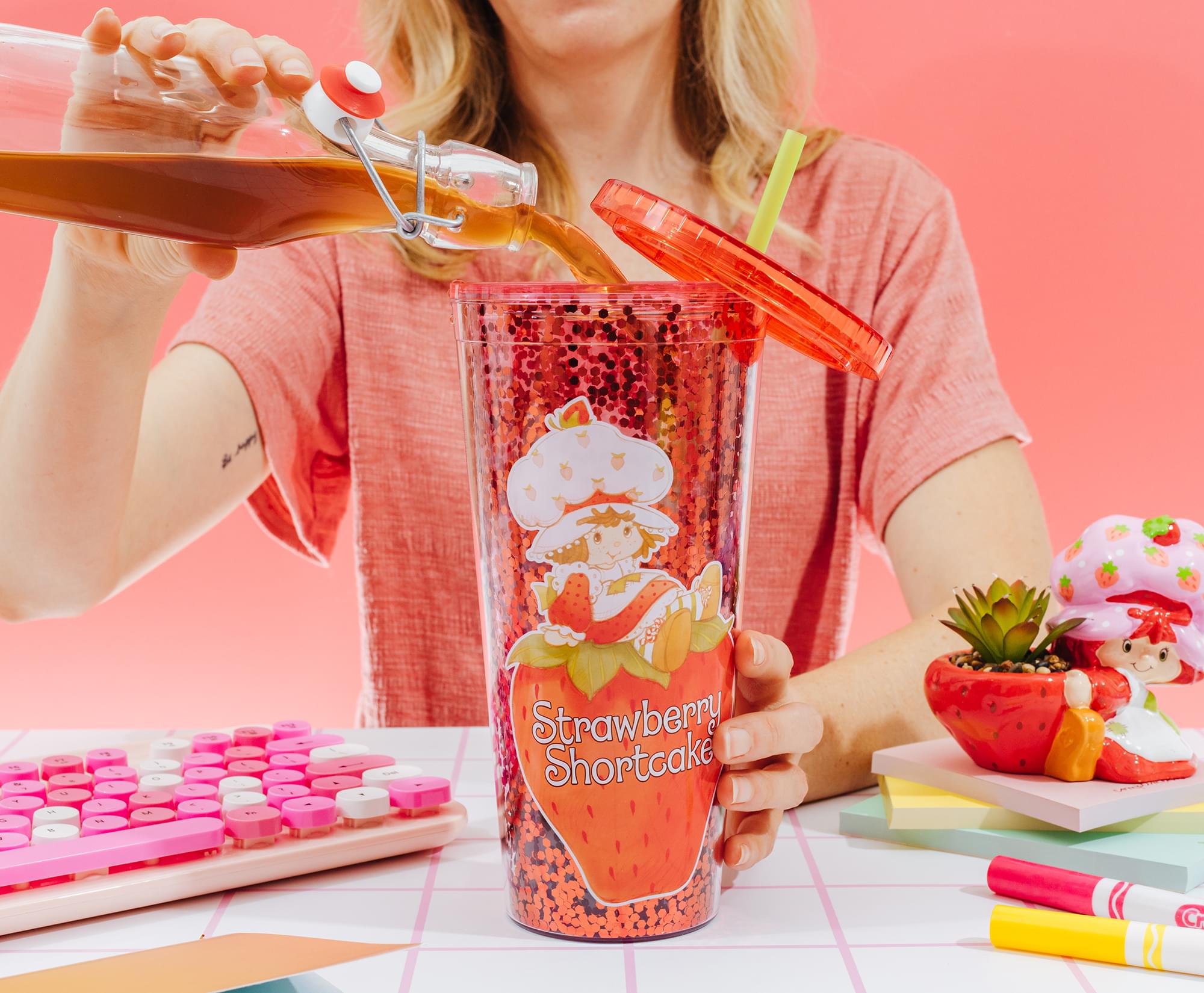 Strawberry Shortcake 32-Ounce Confetti Carnival Cup With Lid and Straw
