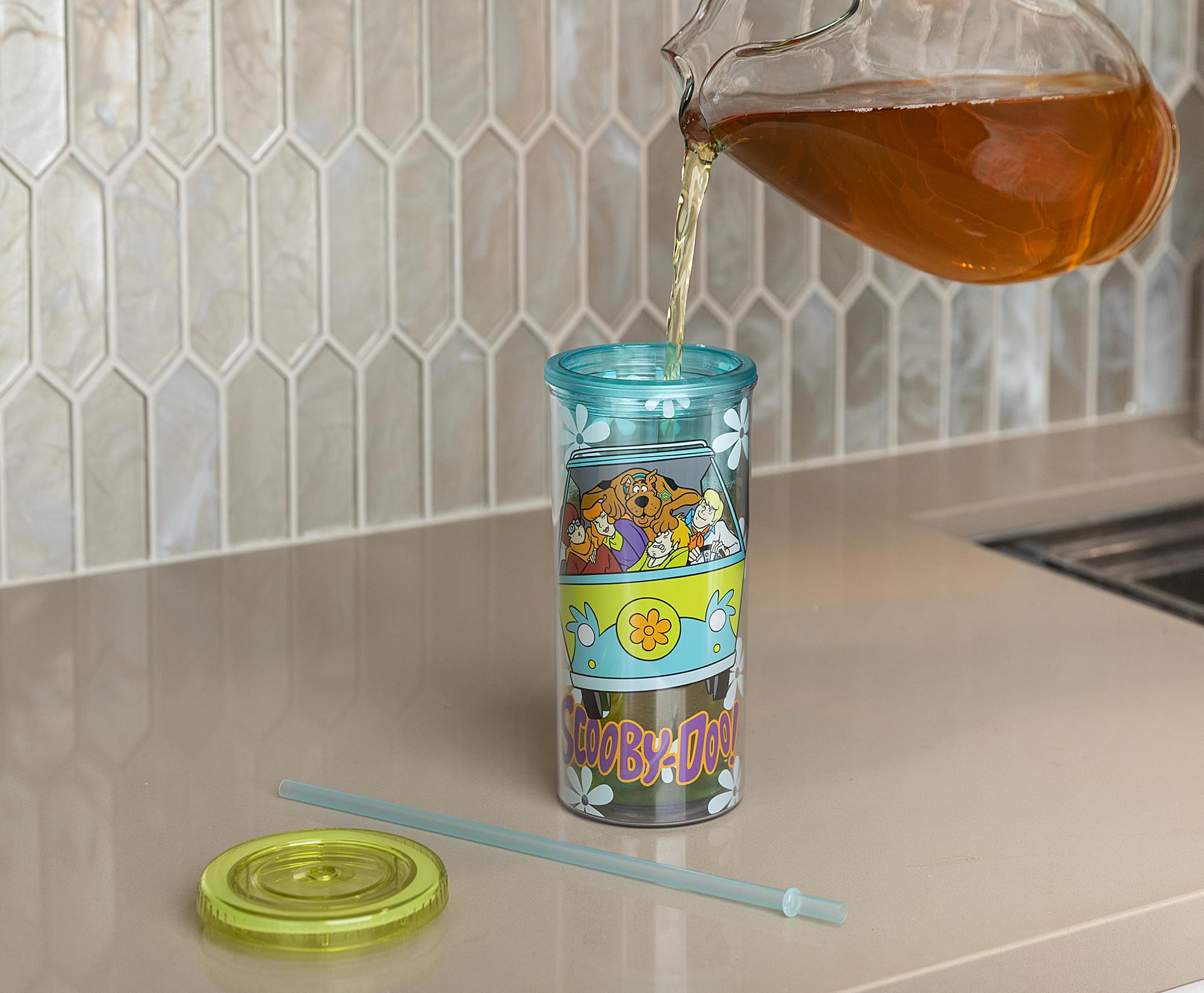 Scooby-Doo Mystery Machine Carnival Cup With Lid and Straw | Holds 20 Ounces