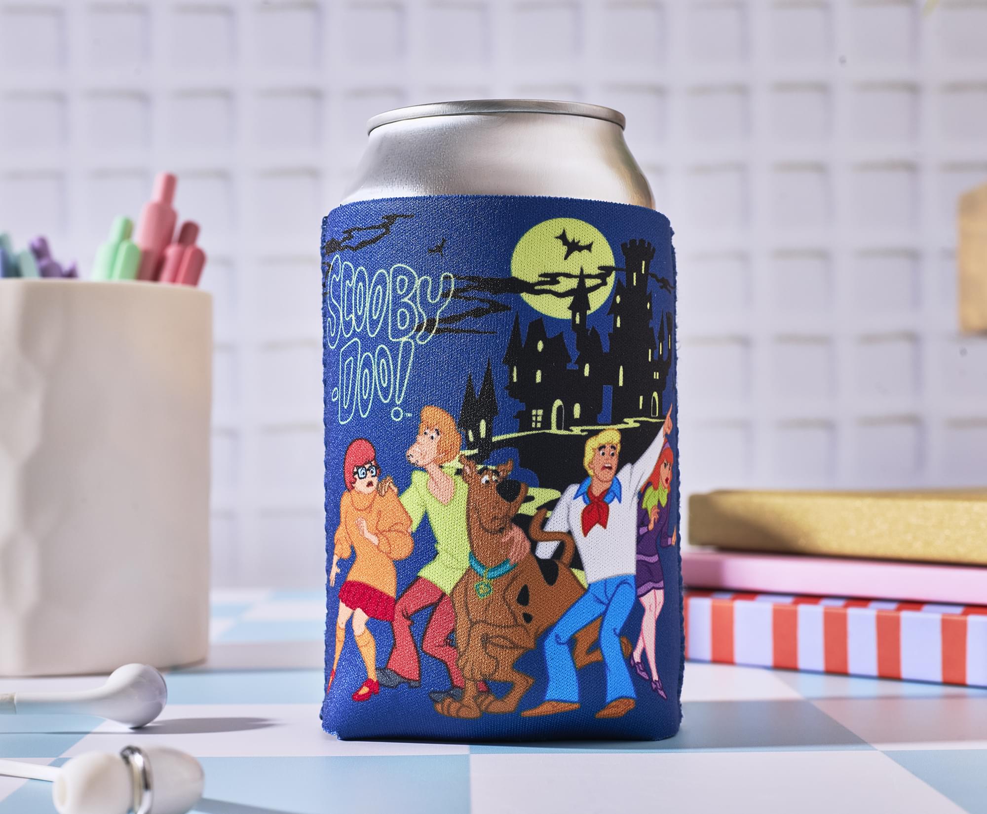 Scooby-Doo Mystery Inc. Haunted House Foam Can Hugger