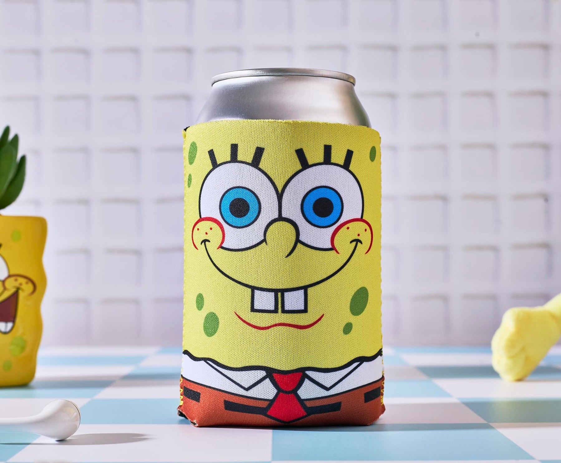 Nickelodeon SpongeBob SquarePants Face Foam Can Hugger | 4 x 4 Inches