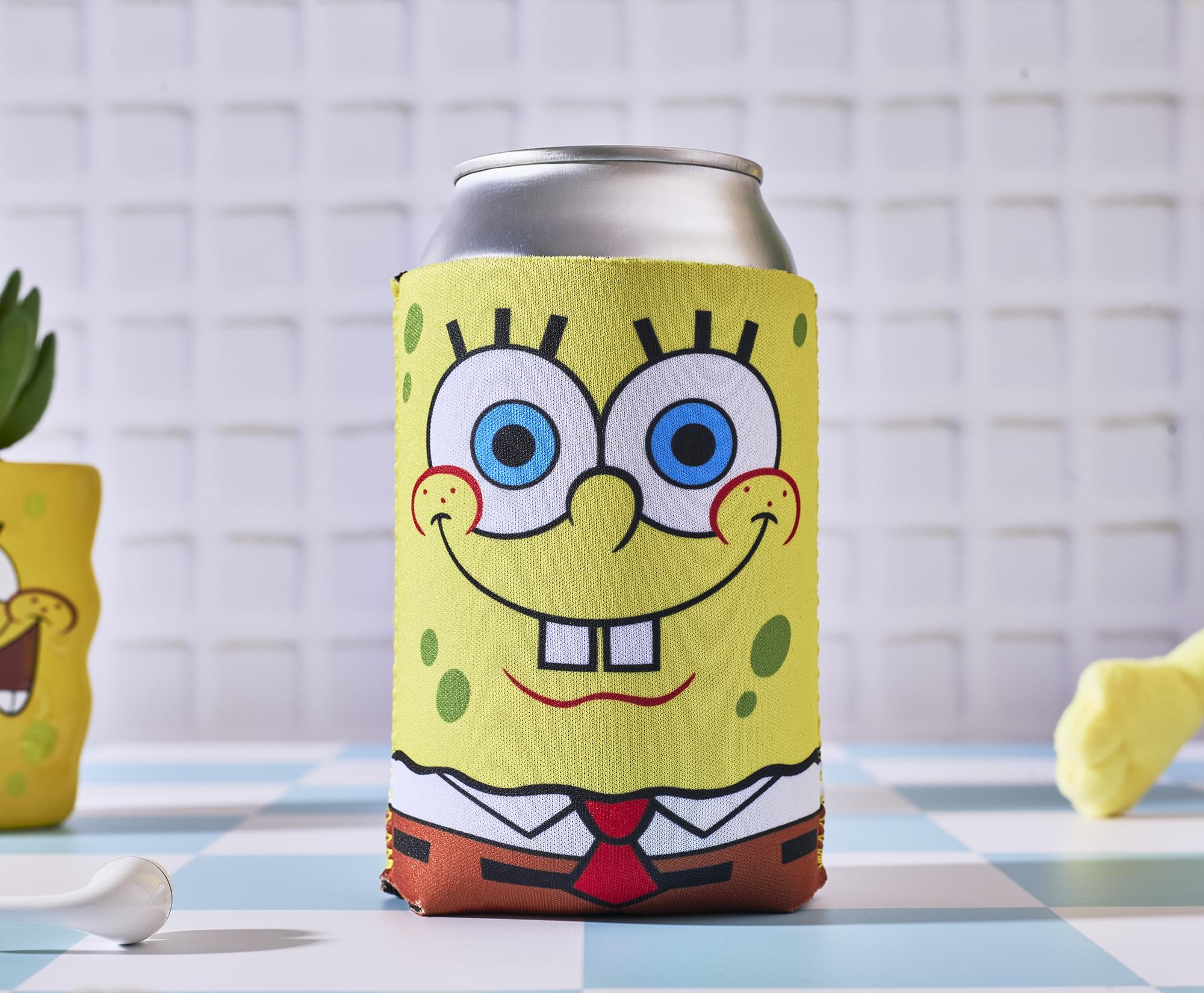 Nickelodeon SpongeBob SquarePants Face Foam Can Hugger | 4 x 4 Inches