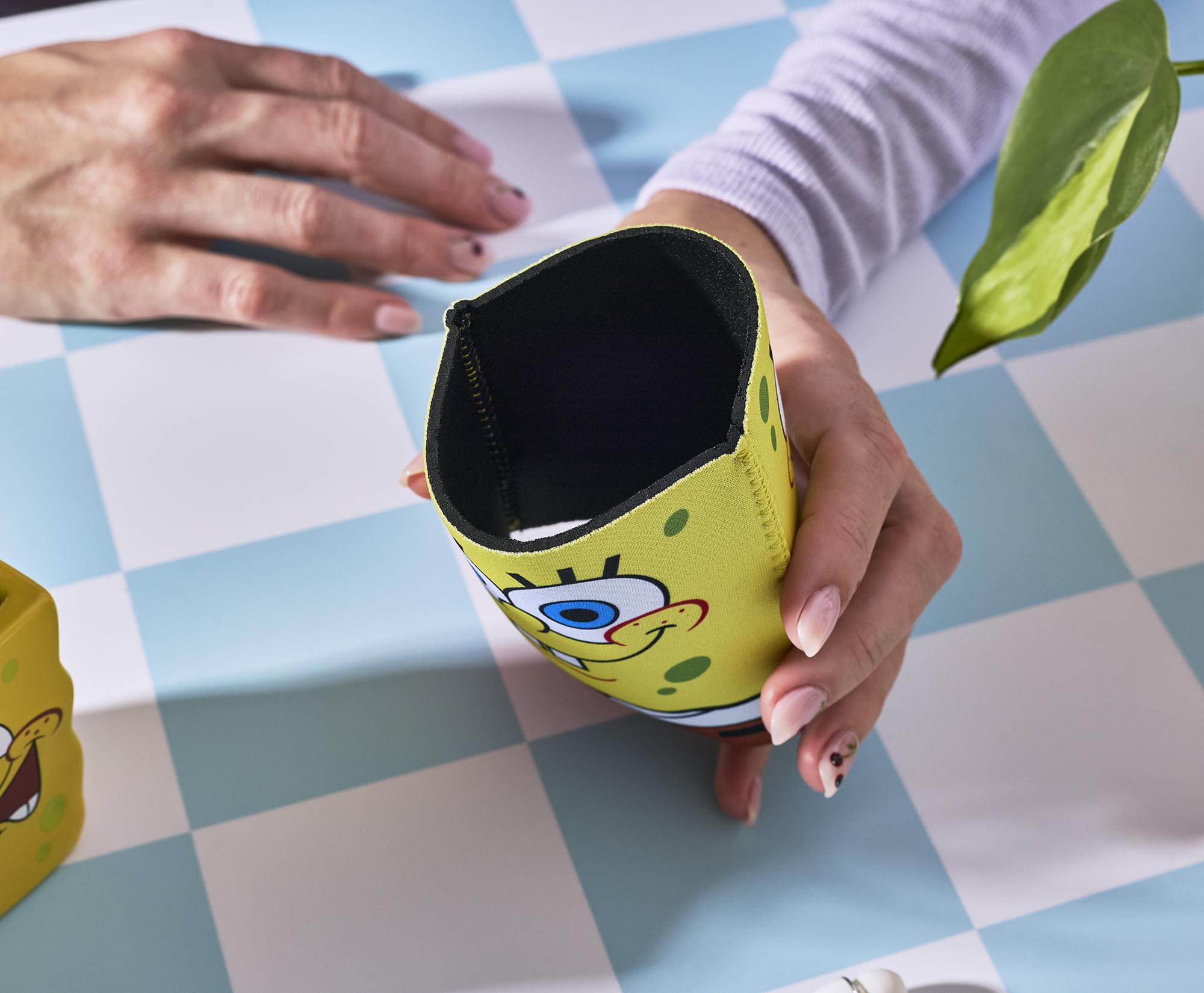 Nickelodeon SpongeBob SquarePants Face Foam Can Hugger | 4 x 4 Inches