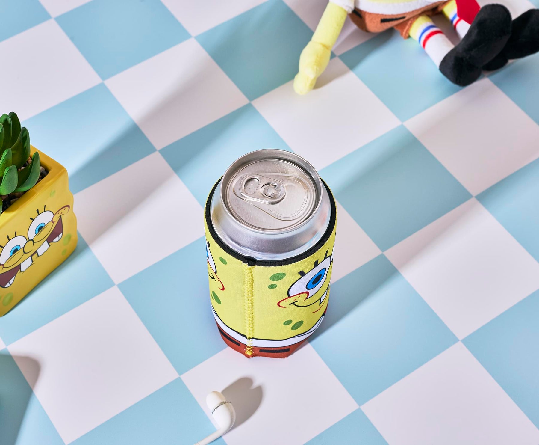 Nickelodeon SpongeBob SquarePants Face Foam Can Hugger | 4 x 4 Inches