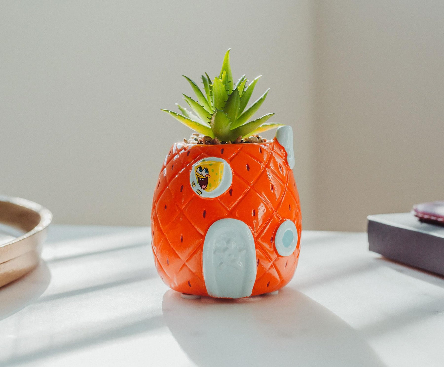 pineapple succulent pot SpongeBob Pineapple House 5" Ceramic Planter With Artificial Succulent