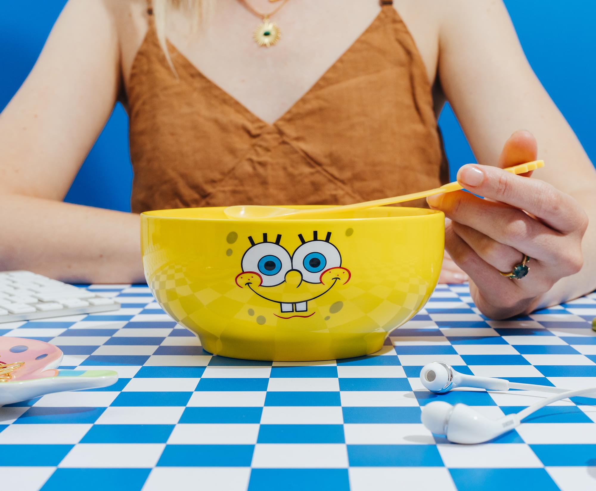 Nickelodeon SpongeBob SquarePants Ceramic Bowl With Color-Changing Spoon