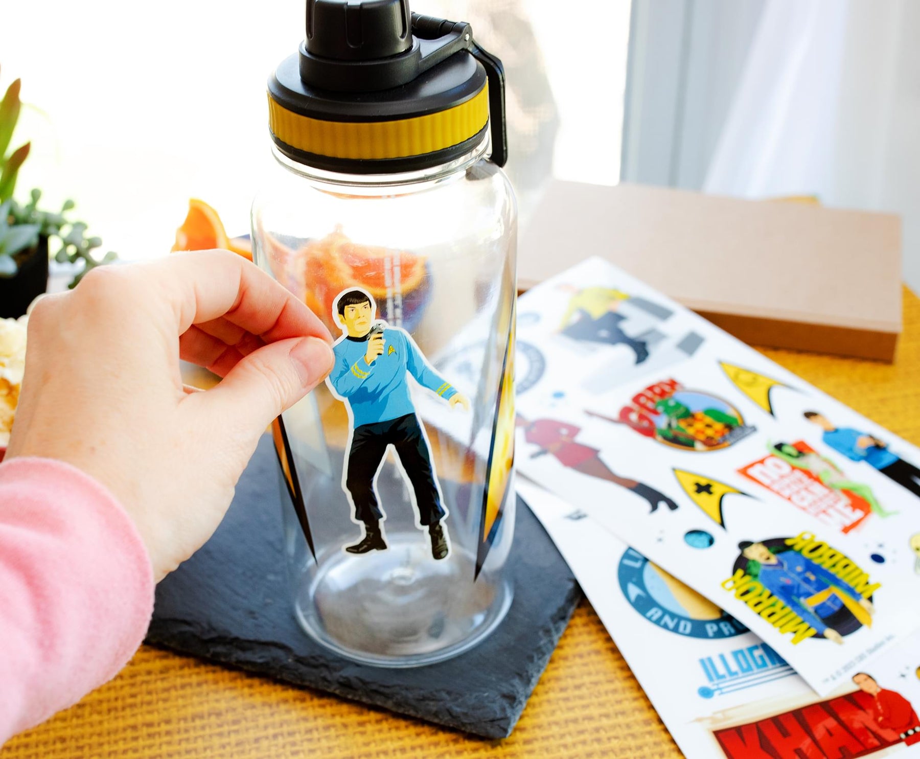 Star Trek Gold Delta Logo Twist Spout Water Bottle and Sticker Set | 32 Ounces