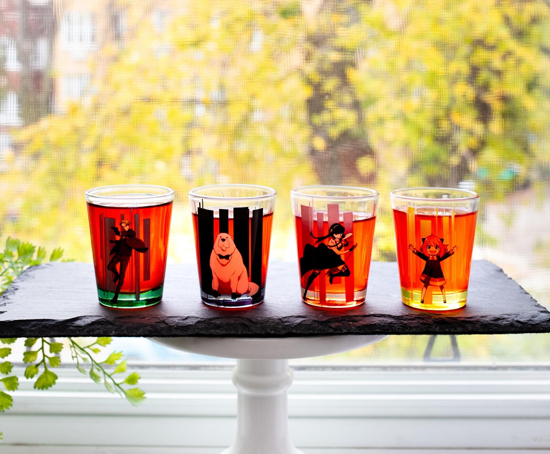 Mini Cocktail Shot Glasses: Set of shot glasses that look like