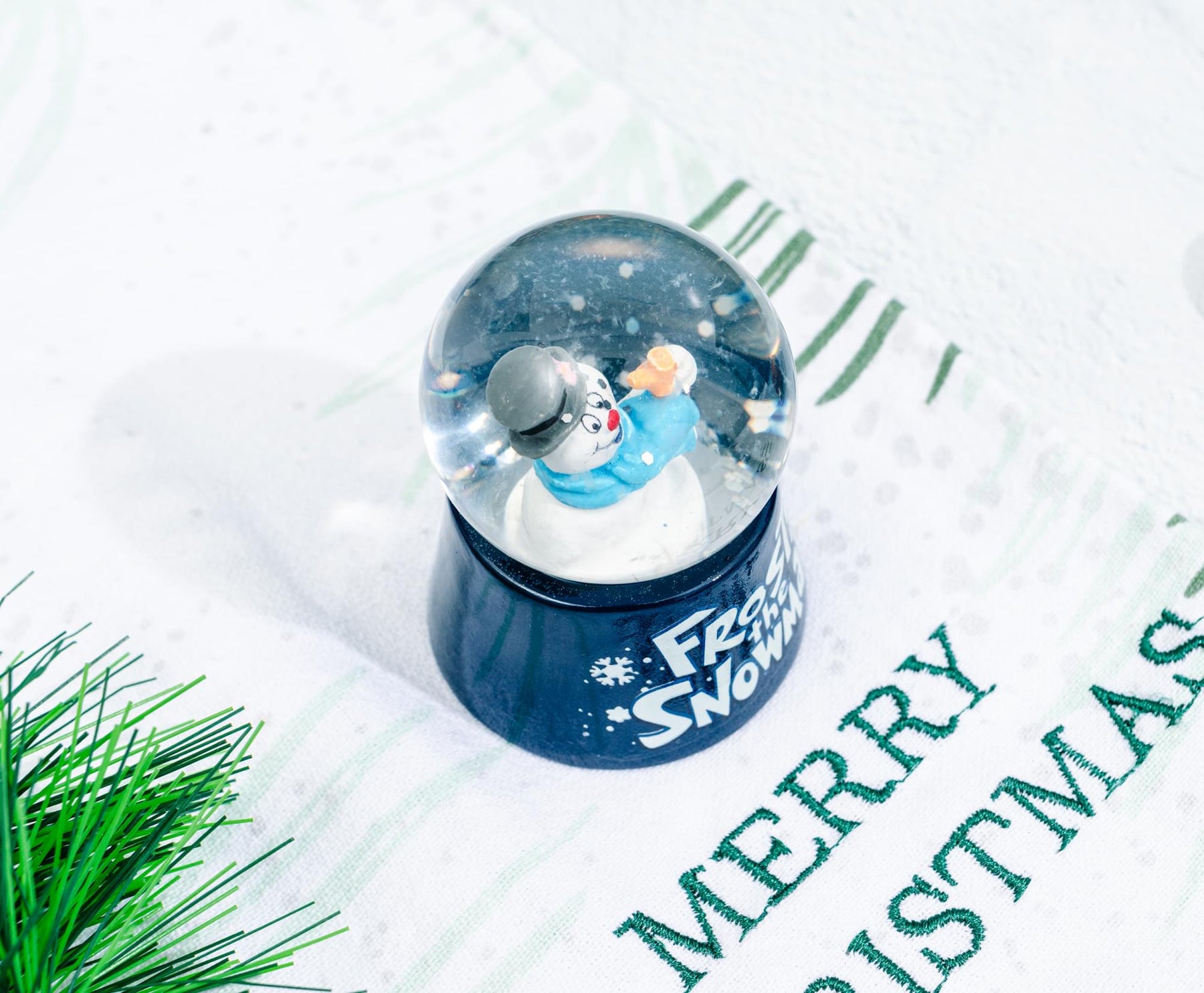 Frosty The Snowman 3-Inch Mini Light-Up Snow Globe