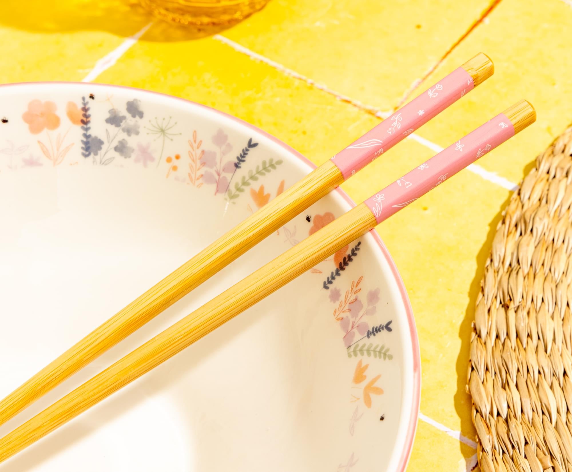 Disney Winnie The Pooh Mornings 30-Ounce Ceramic Ramen Bowls With Chopsticks | Set Of 2