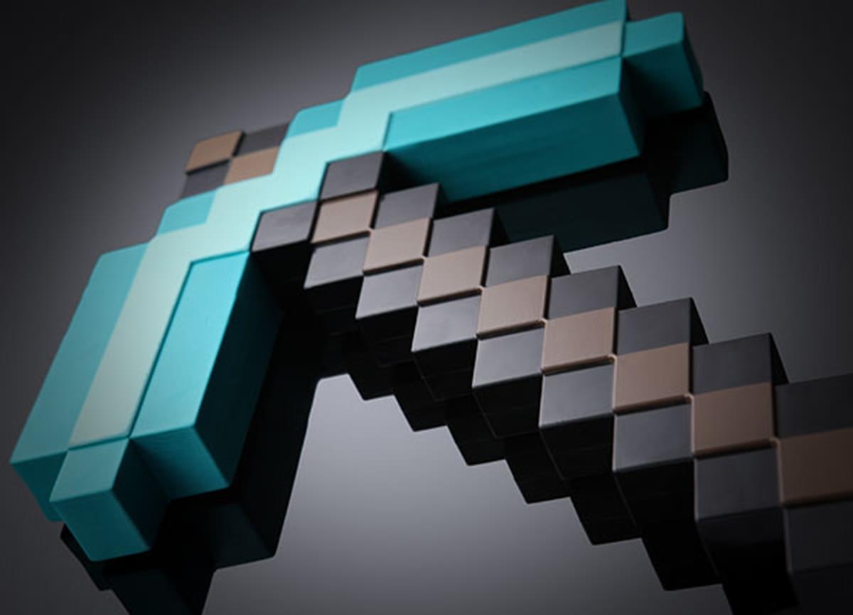 Minecraft Deluxe Diamond Pickaxe