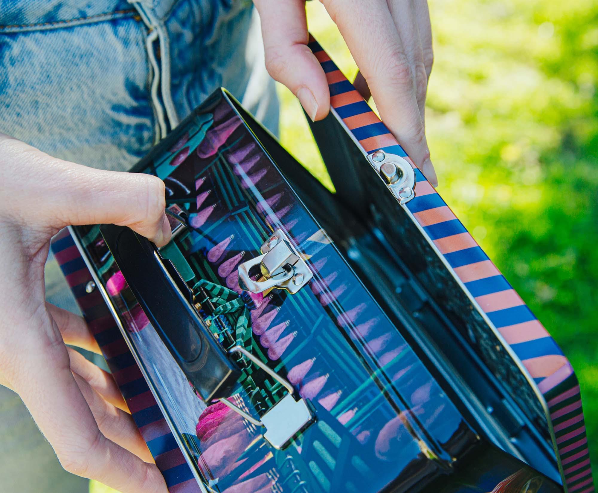 Killer Klowns From Outer Space Metal Tin Lunch Box | Toynk Exclusive