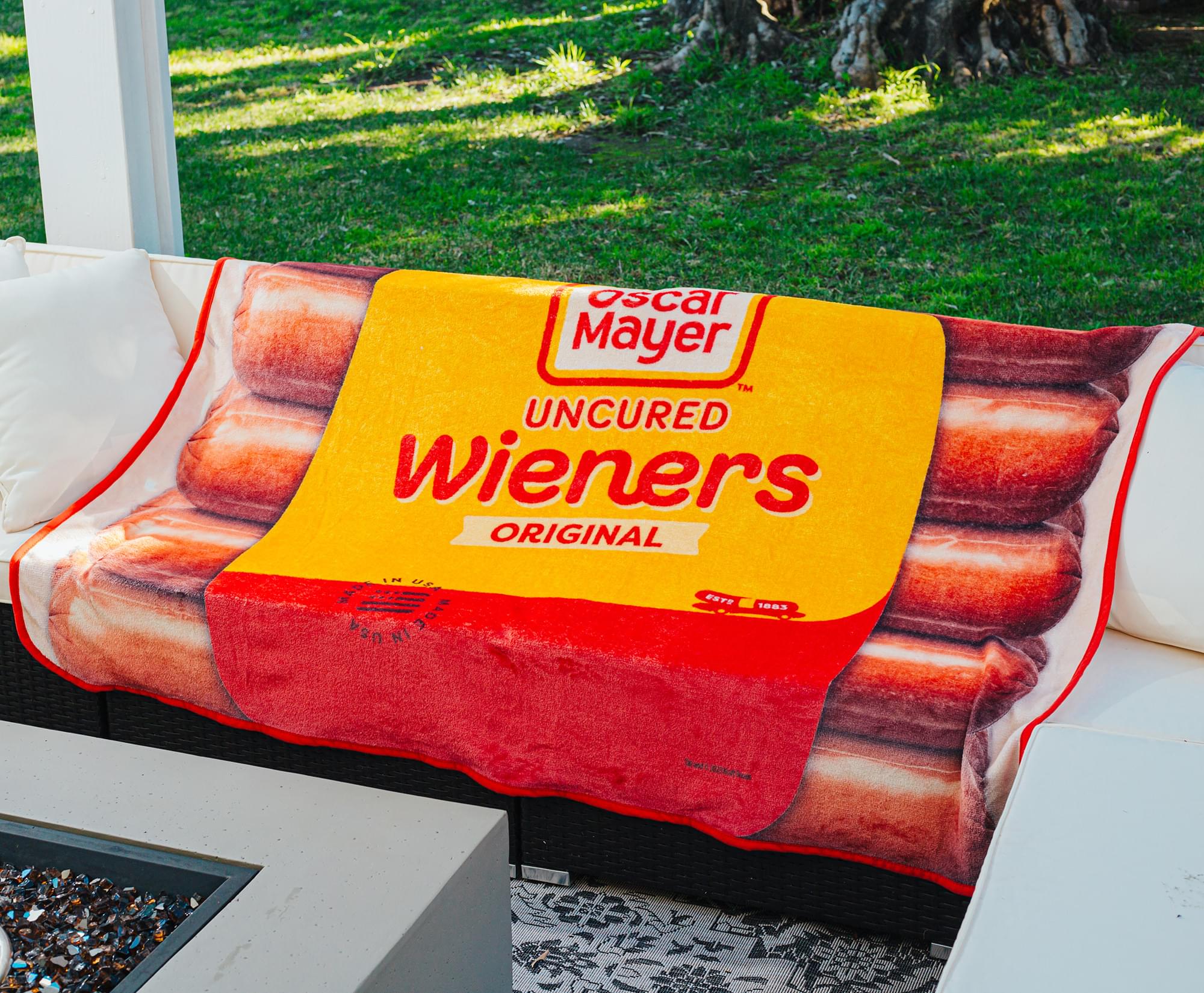 Oscar Mayer Jumbo Hot Dogs Fleece Throw Blanket | 45 x 60 Inches