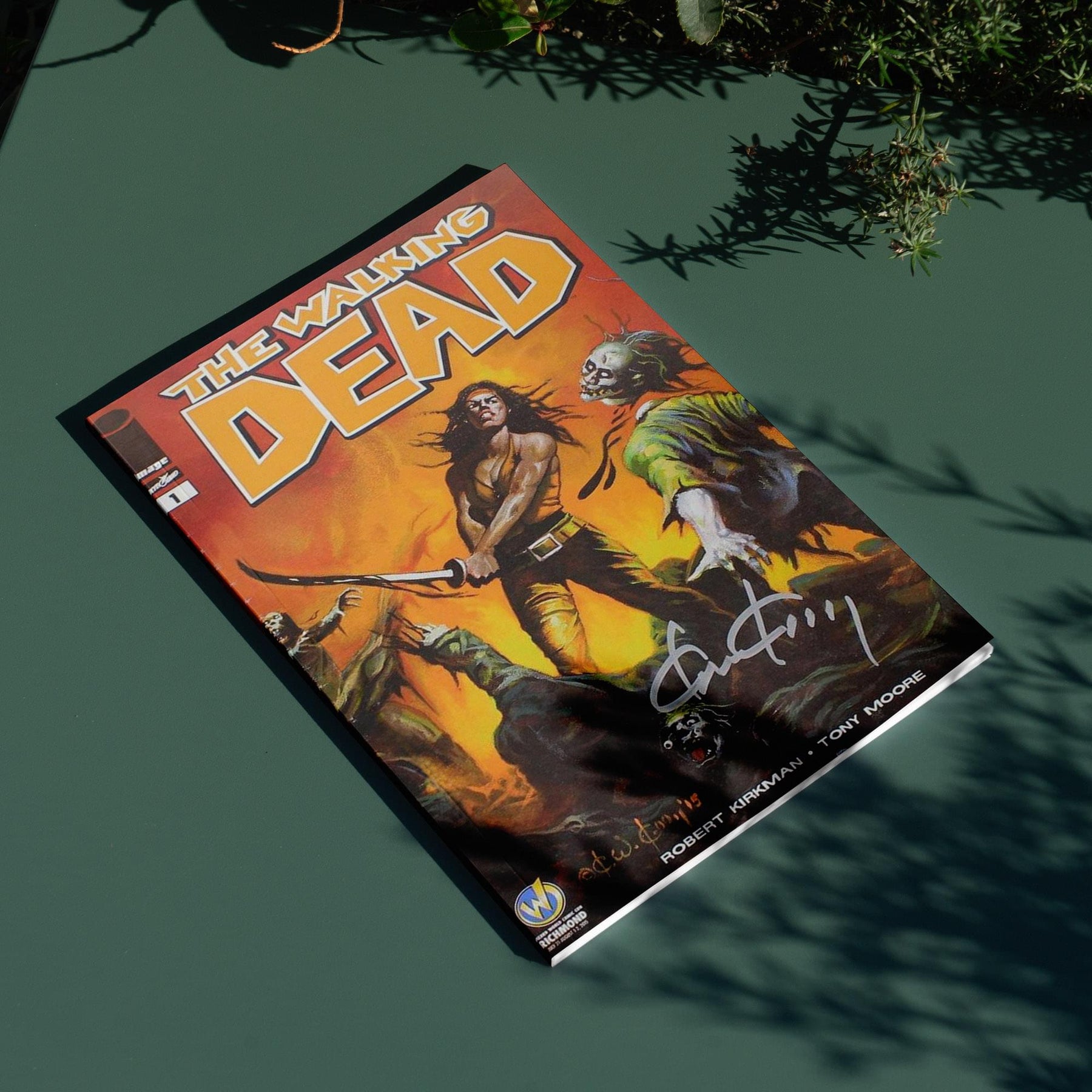 The Walking Dead #1 WW Richmond Exclusive Color Cover Signed By Ken Kelly