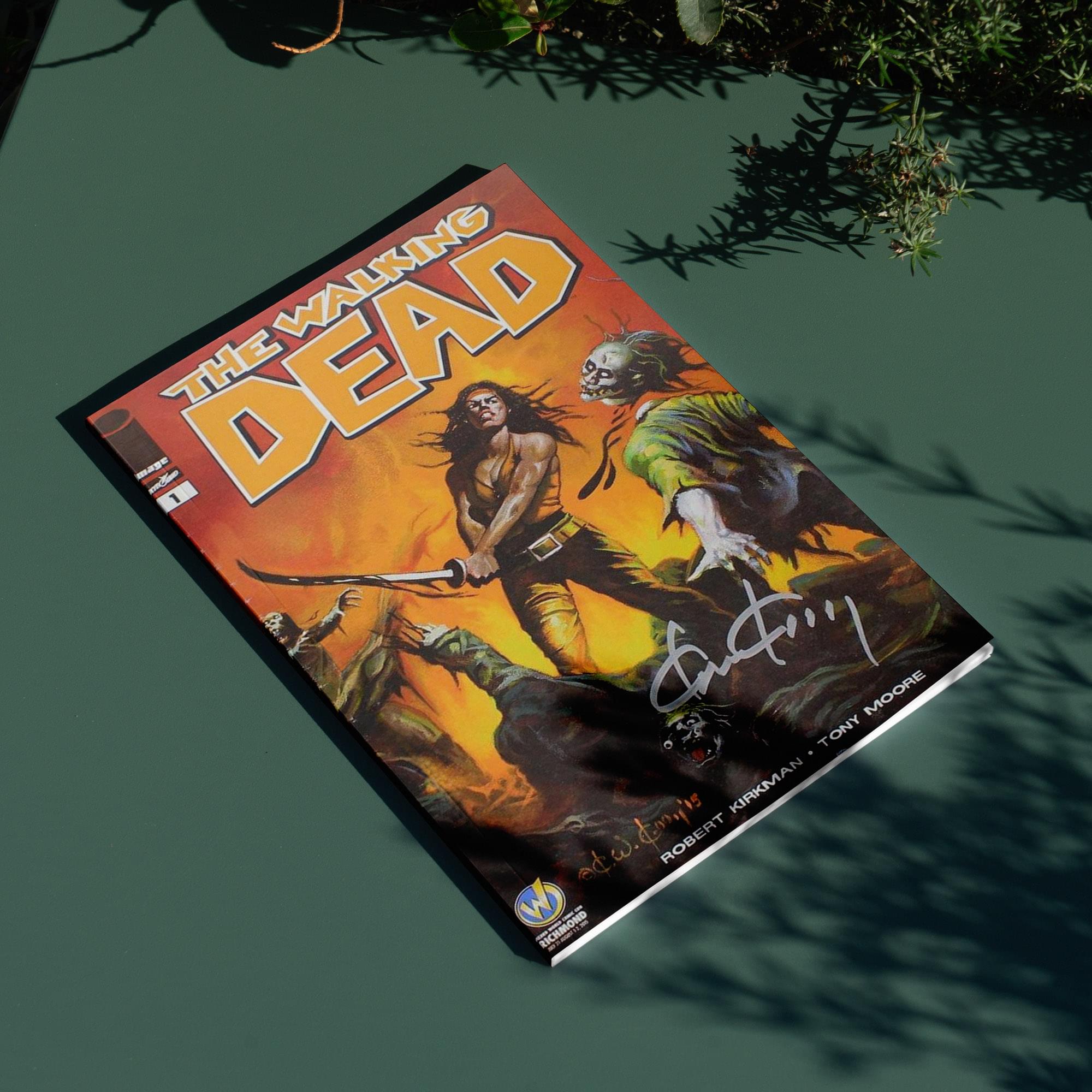The Walking Dead #1 WW Richmond Exclusive Color Cover Signed By Ken Kelly