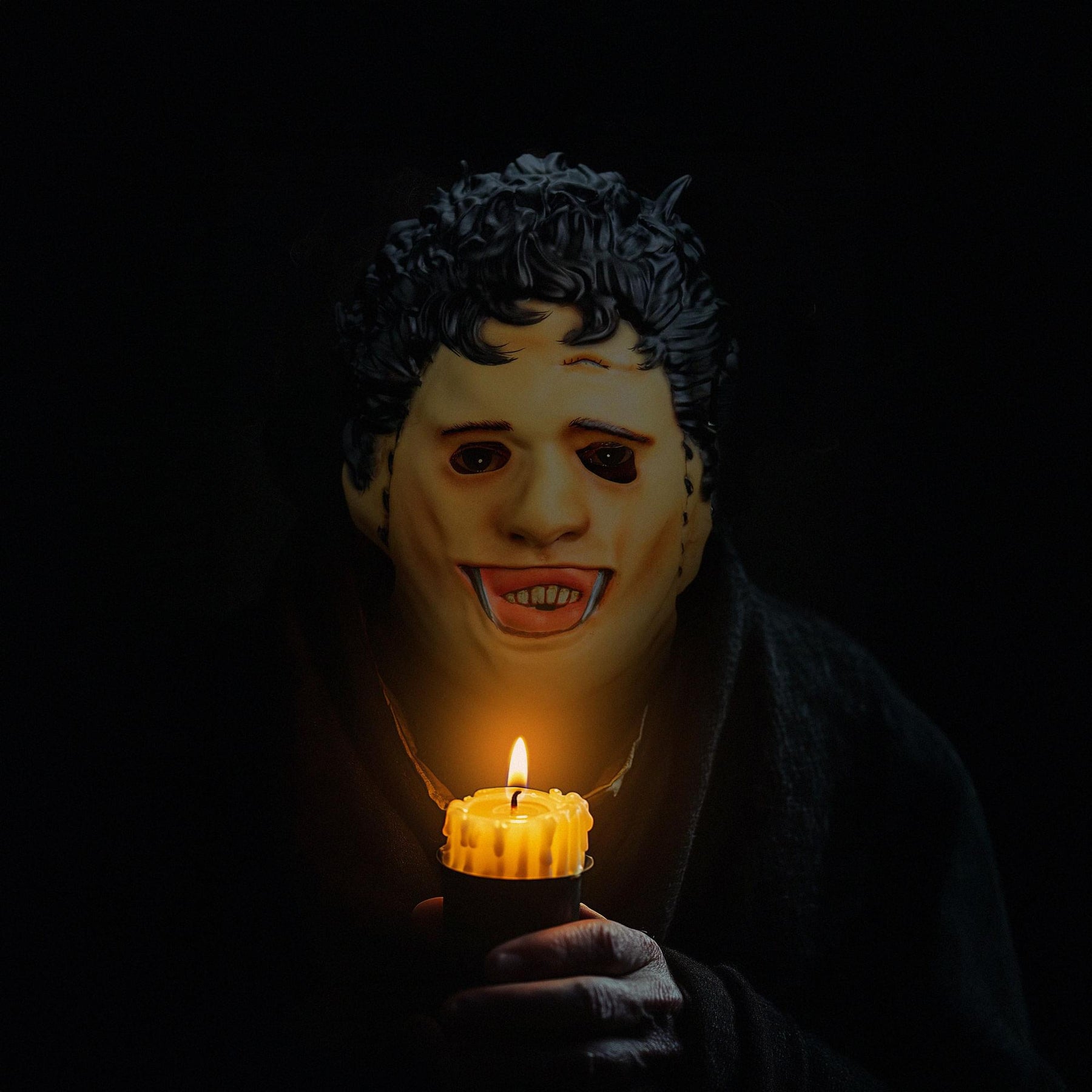 The Texas Chainsaw Massacre (1974) Killing Adult Retro Injection Costume Mask