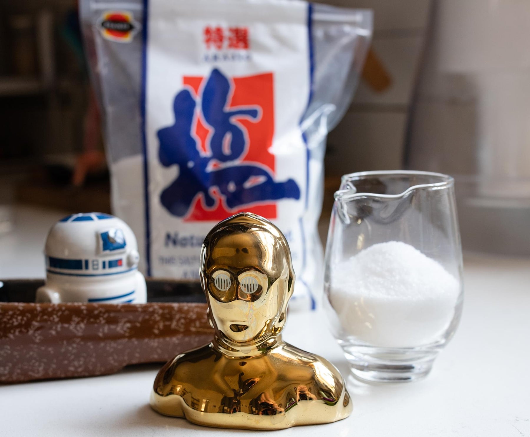 Star Wars C-3PO and R2-D2 Ceramic Shaker Set with Sandcrawler Display Tray
