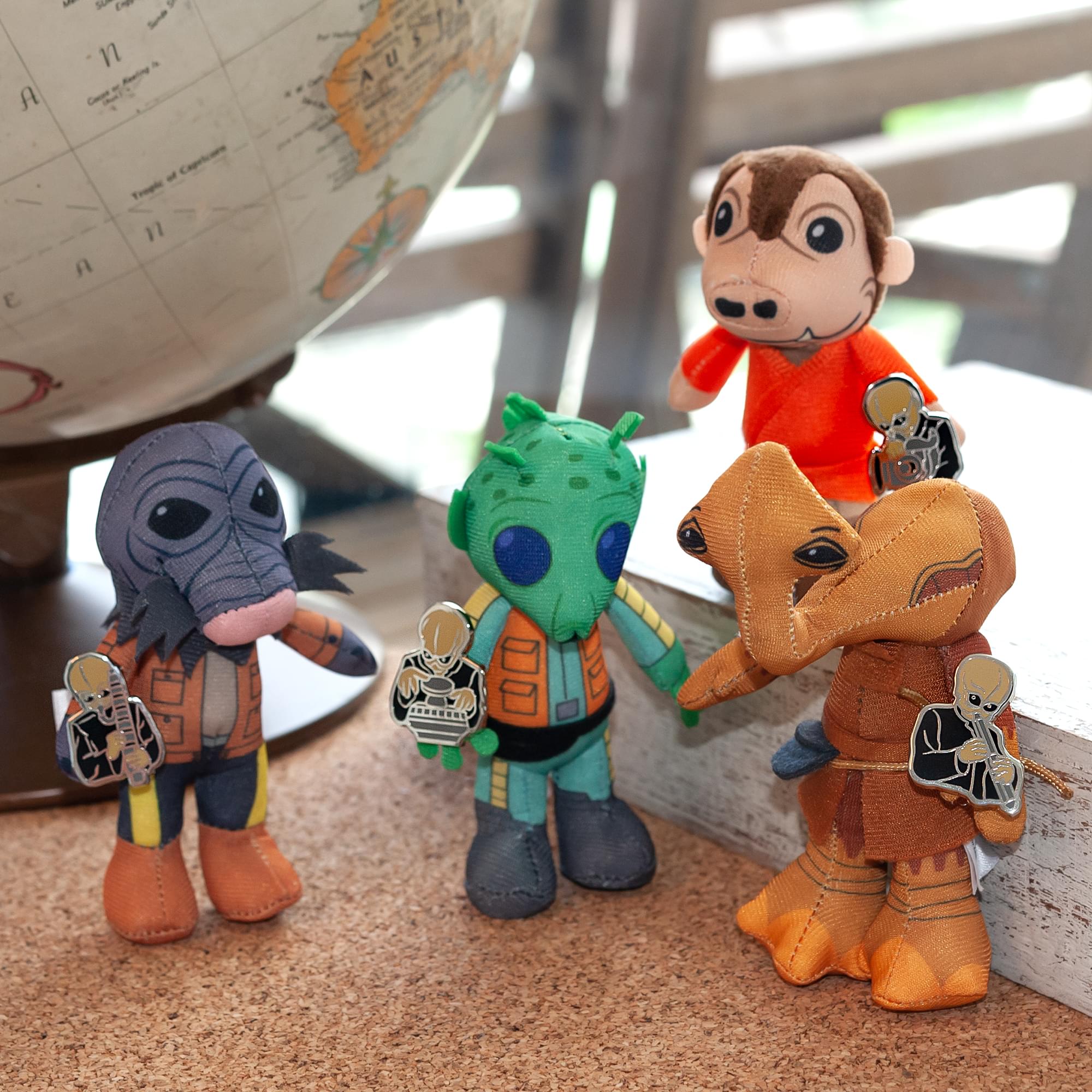 Star Wars Exclusive Mos Eisley's Cantina Villains Plush & Enamel Pin Set