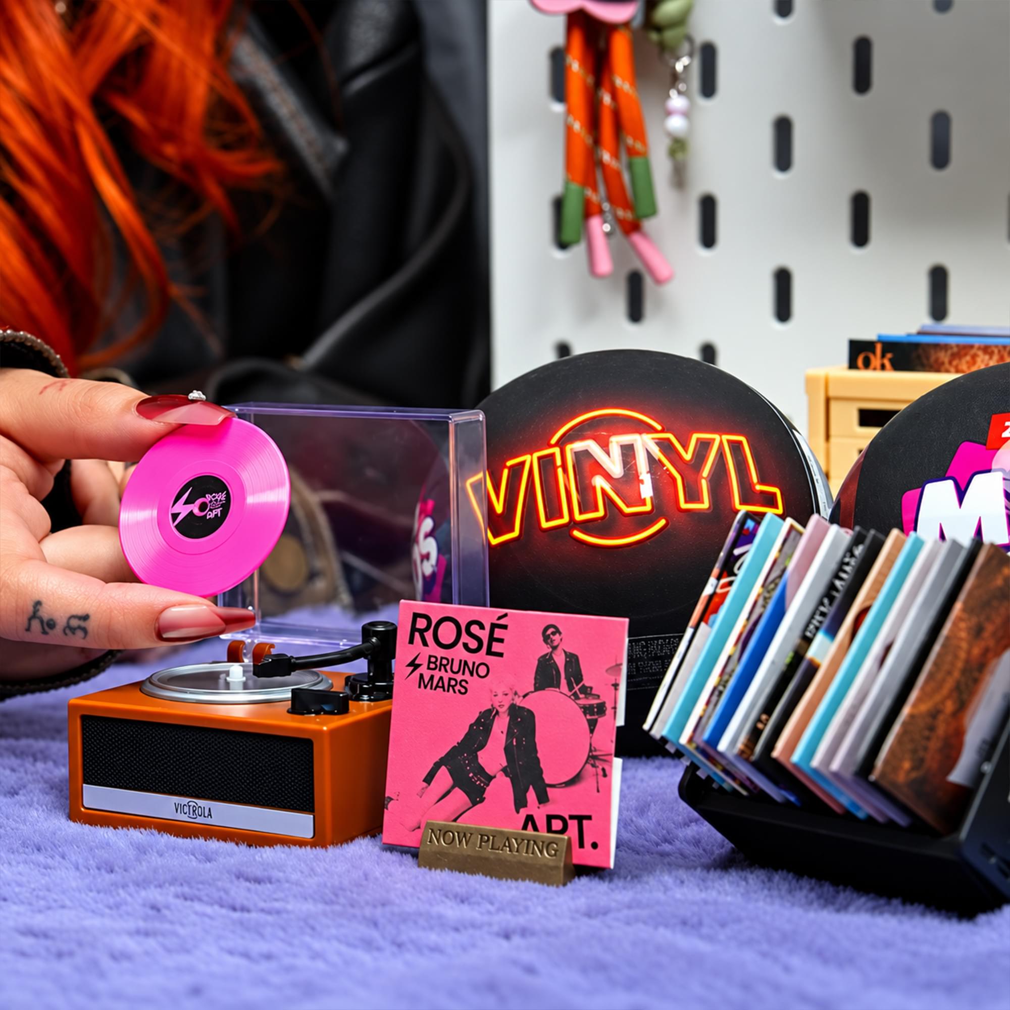 ZURU Mini Brands Really Works Vinyl Playset Series 1