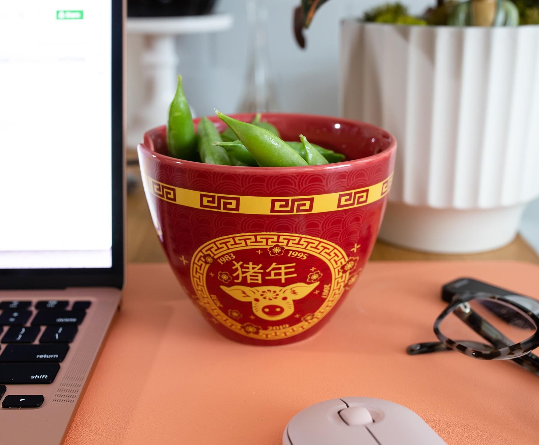 Year Of The Pig Chinese Zodiac 16-Ounce Ramen Bowl and Chopstick Set