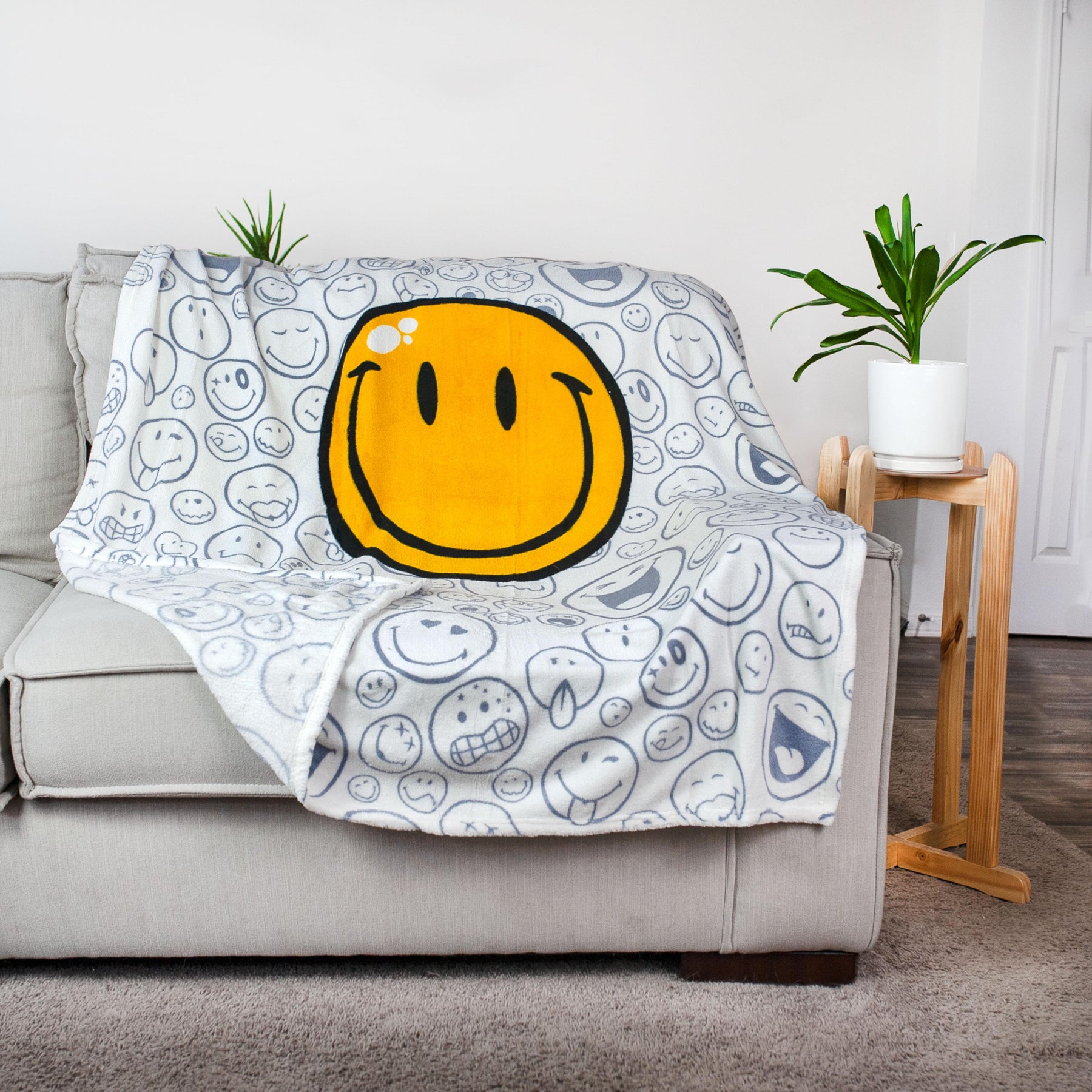 OFFICIAL Smiley World Soft Throw Blanket | Cute Plush Blanket | 50 x 60 Inches