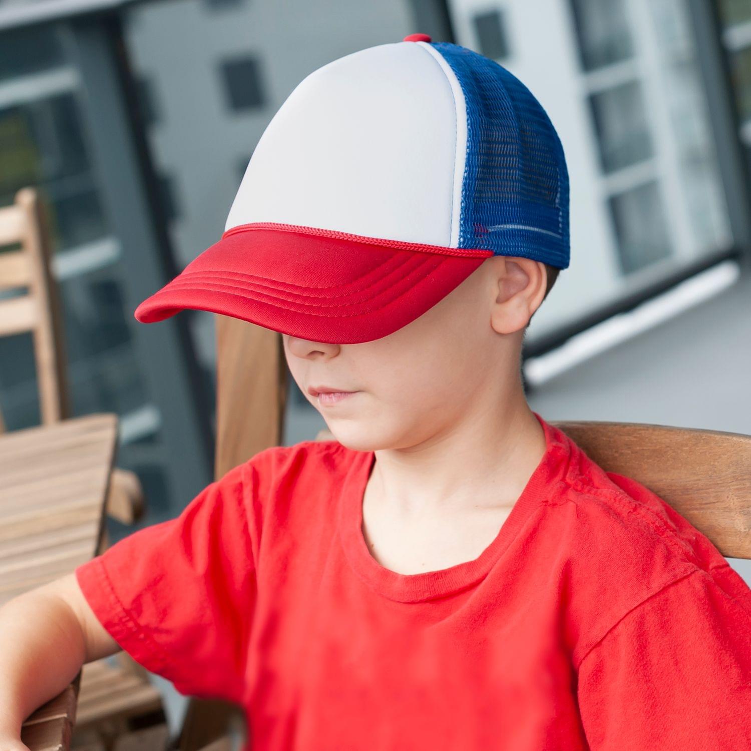 Red mesh sale trucker hat