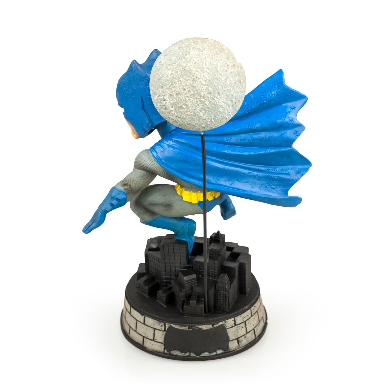 EXCLUSIVE Batman Bobblehead | Features Batman's Superhero Pose | 8" Resin Design