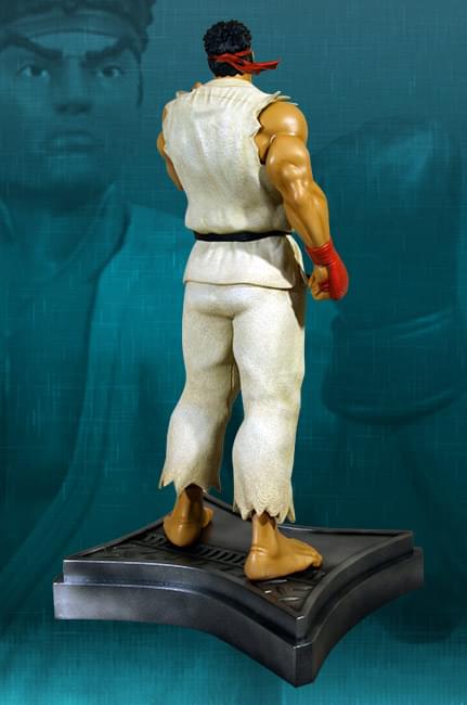 Wolverine Vs. Ryu 3 1:4 Scale Statue Set